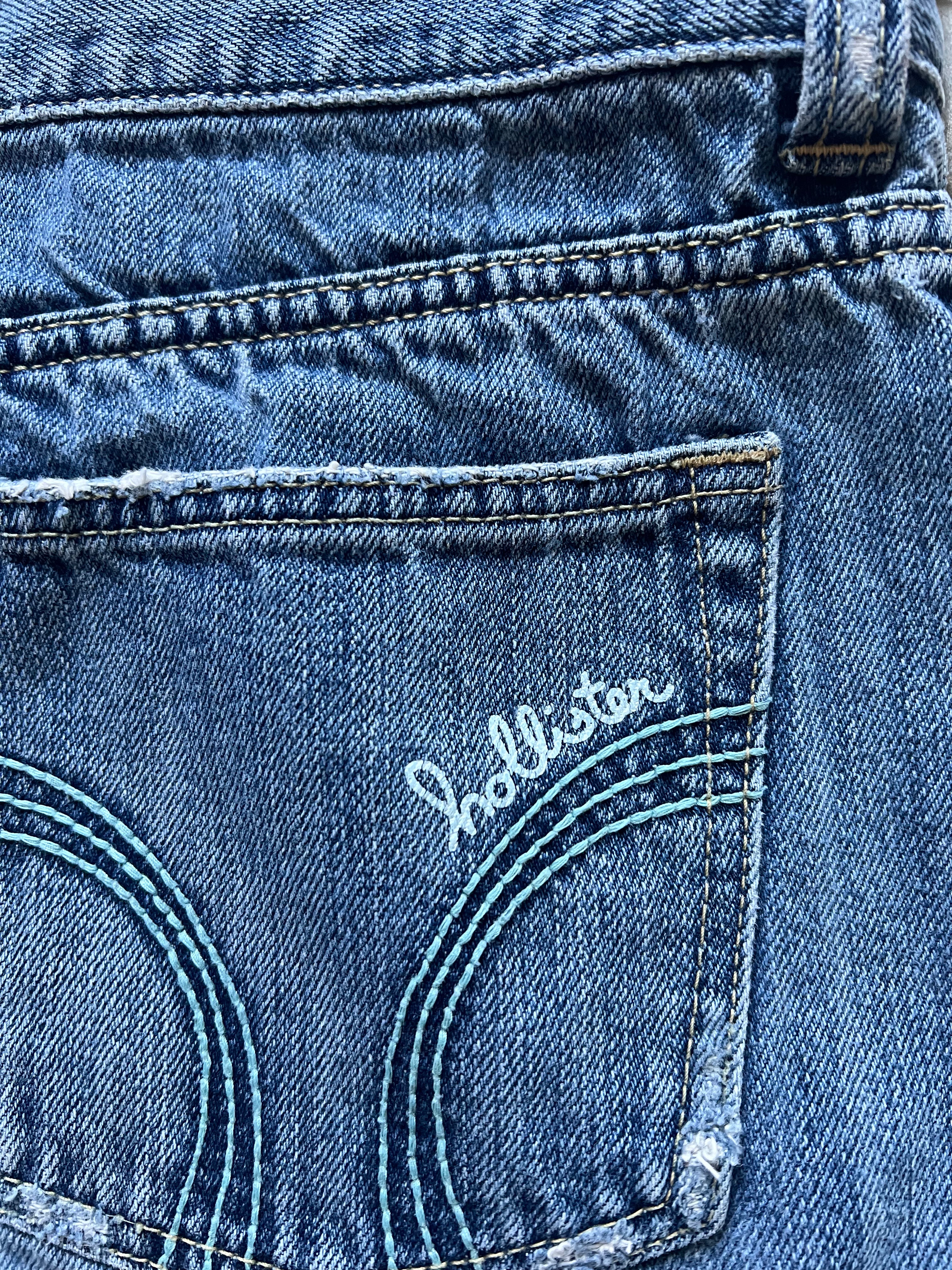 2010s Hollister Denim Mini Skirt (S/M)