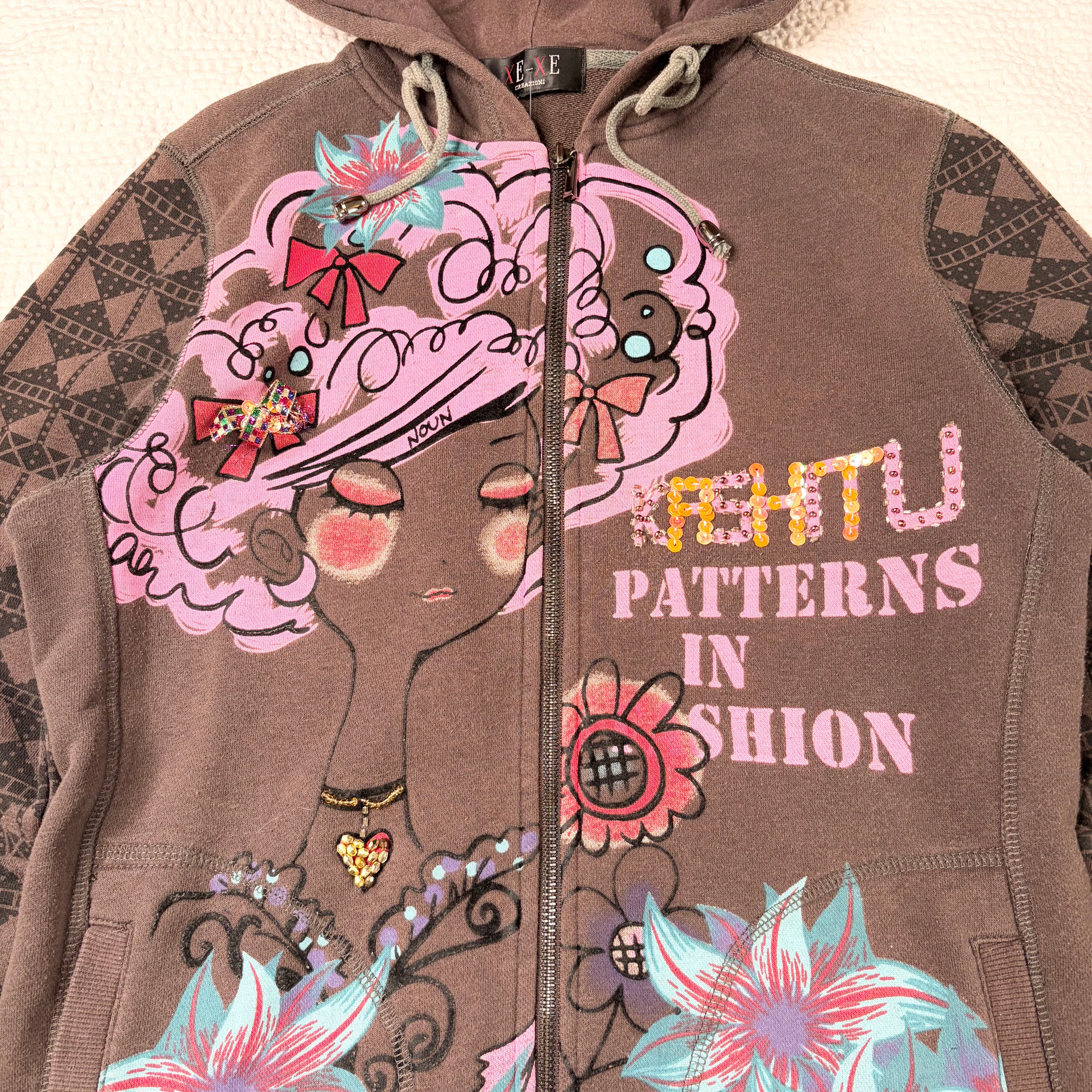 Euro Beaded Graphic Zip Up Hoodie (M-L)