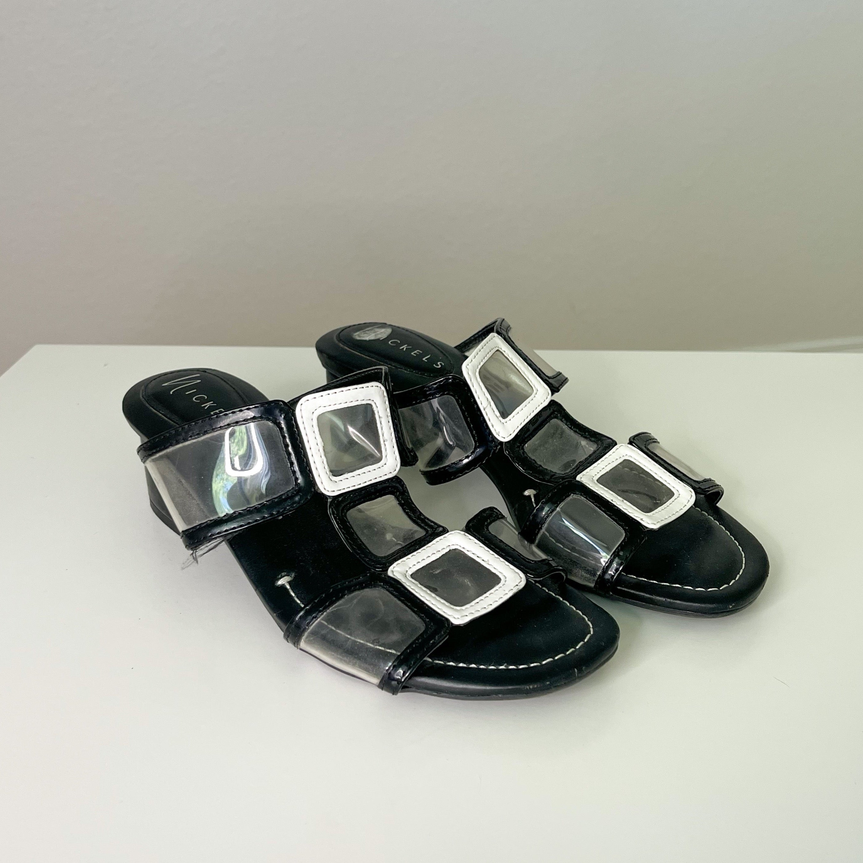 Black & White 60s Mod Styled Kitten Heels (6)