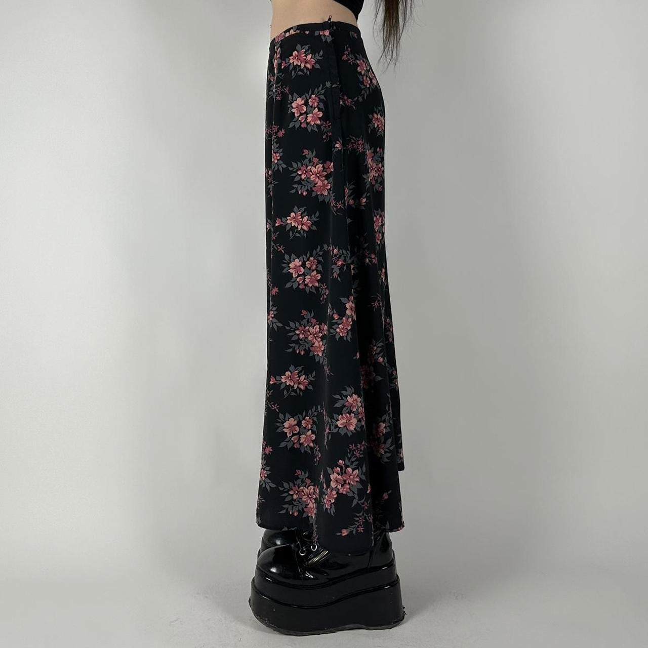 90s Floral Maxi Skirt (M)