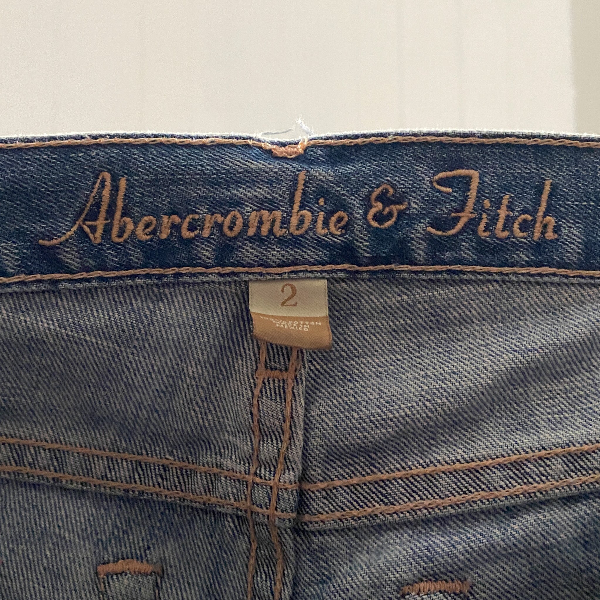 2000s Abercrombie & Fitch Denim Low Rise Capris (XS)