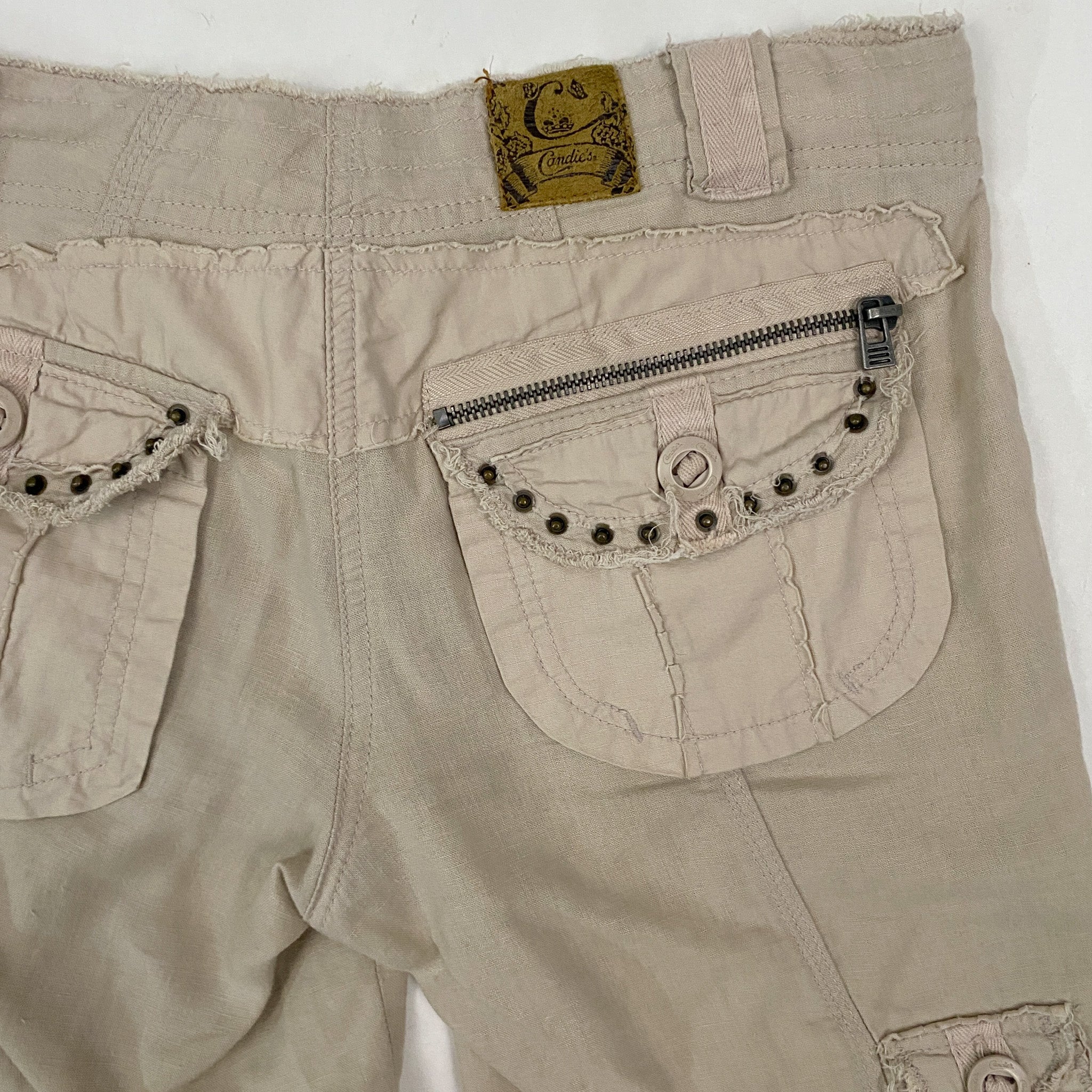 2000s Candies Low Rise Studded Cargo Capris (XS)