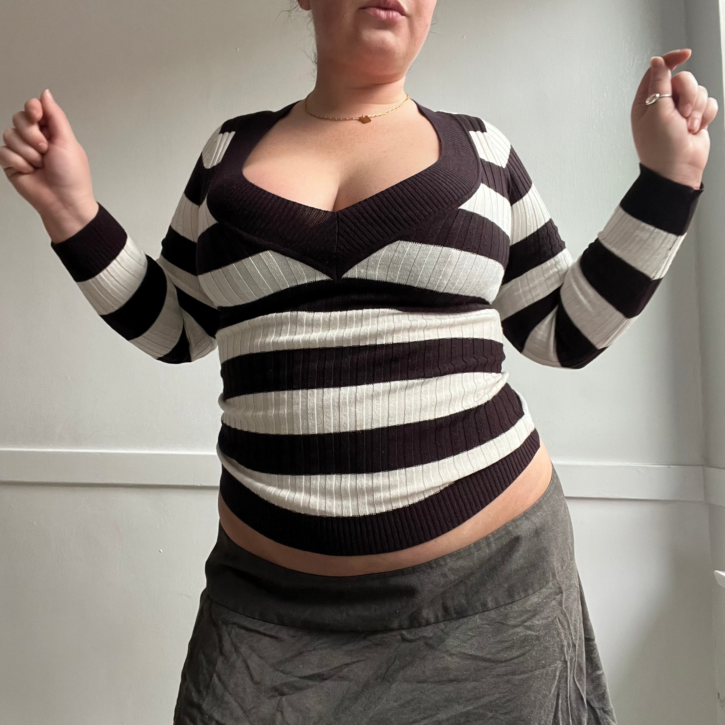 Y2K Striped Deep V Knit (S)