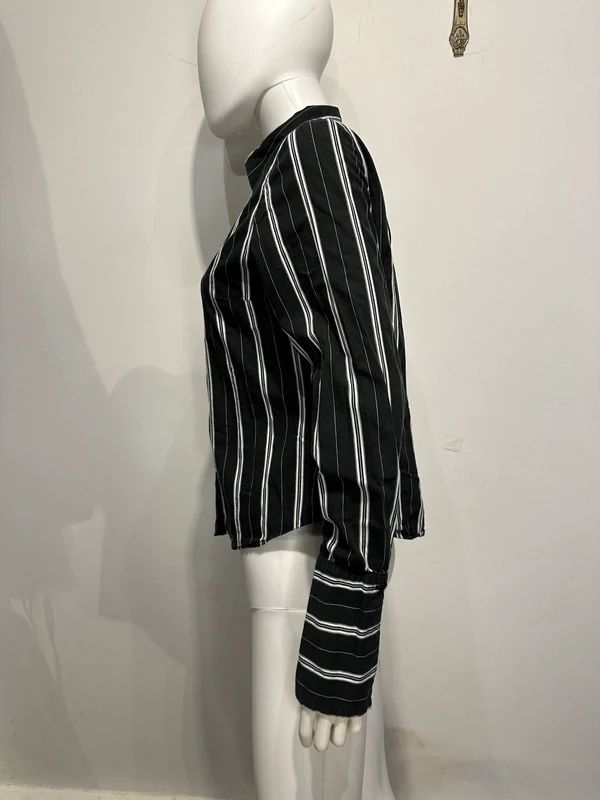 Vintage Parisian 90s Chic Pinstripe Shirt (M)