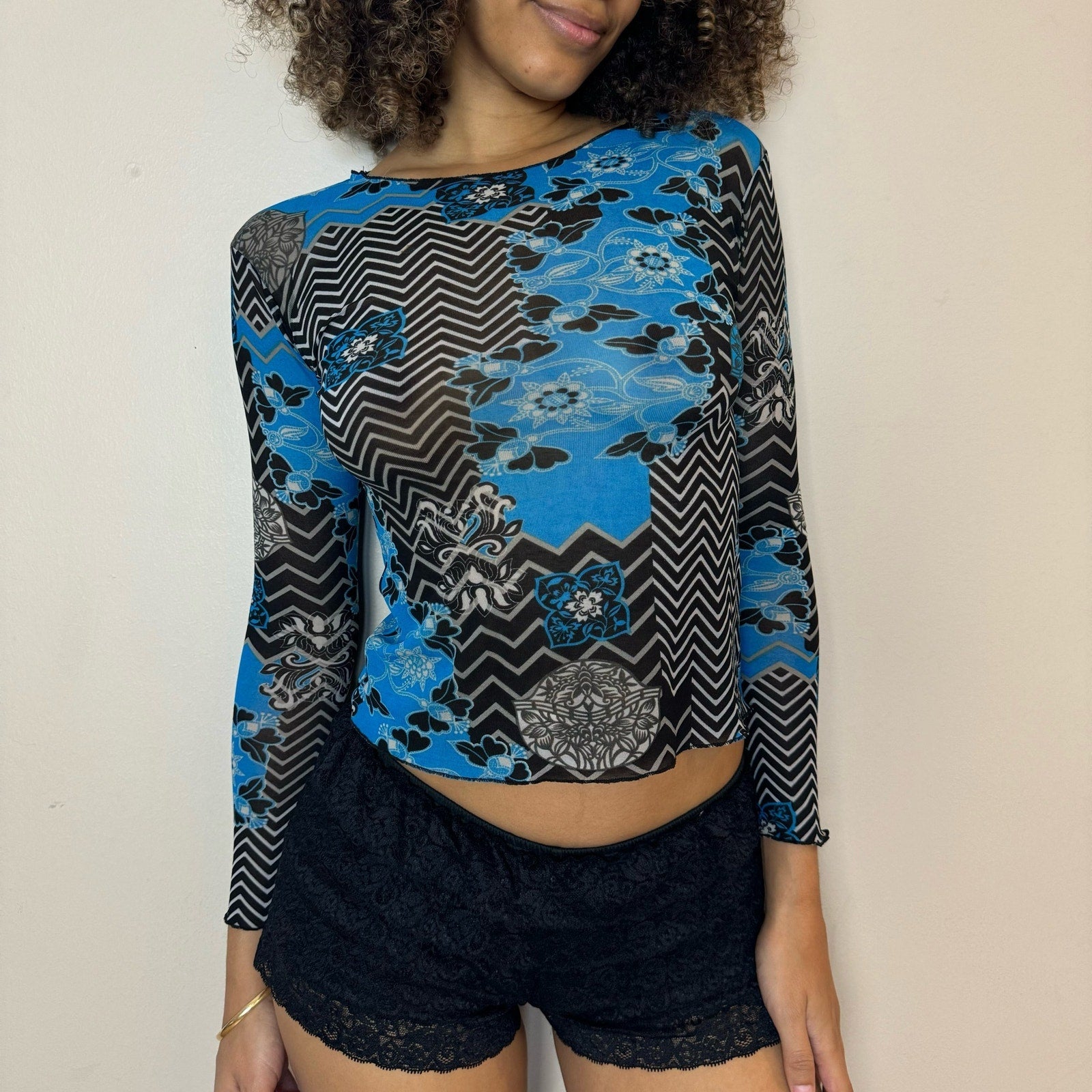 French vintage geometric mesh long sleeves (XS/S)