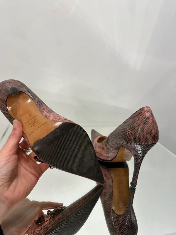 Vintage Y2K Italian Pointed Toe Stiletto Heels (US 5.5)