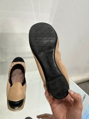 Vintage  2010s Leather Ballerina Pumps (US 6)
