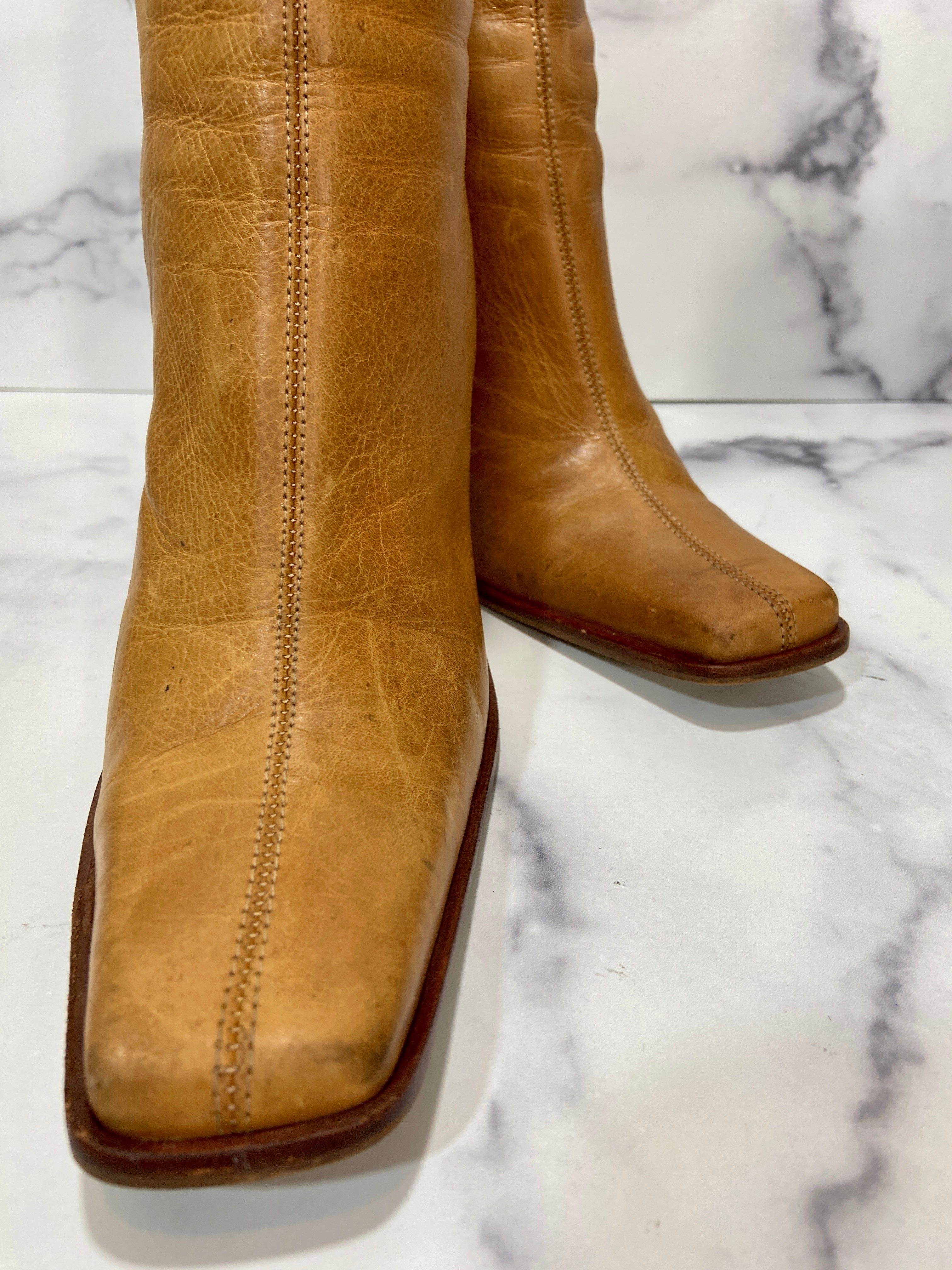 Brown leather boots (10)