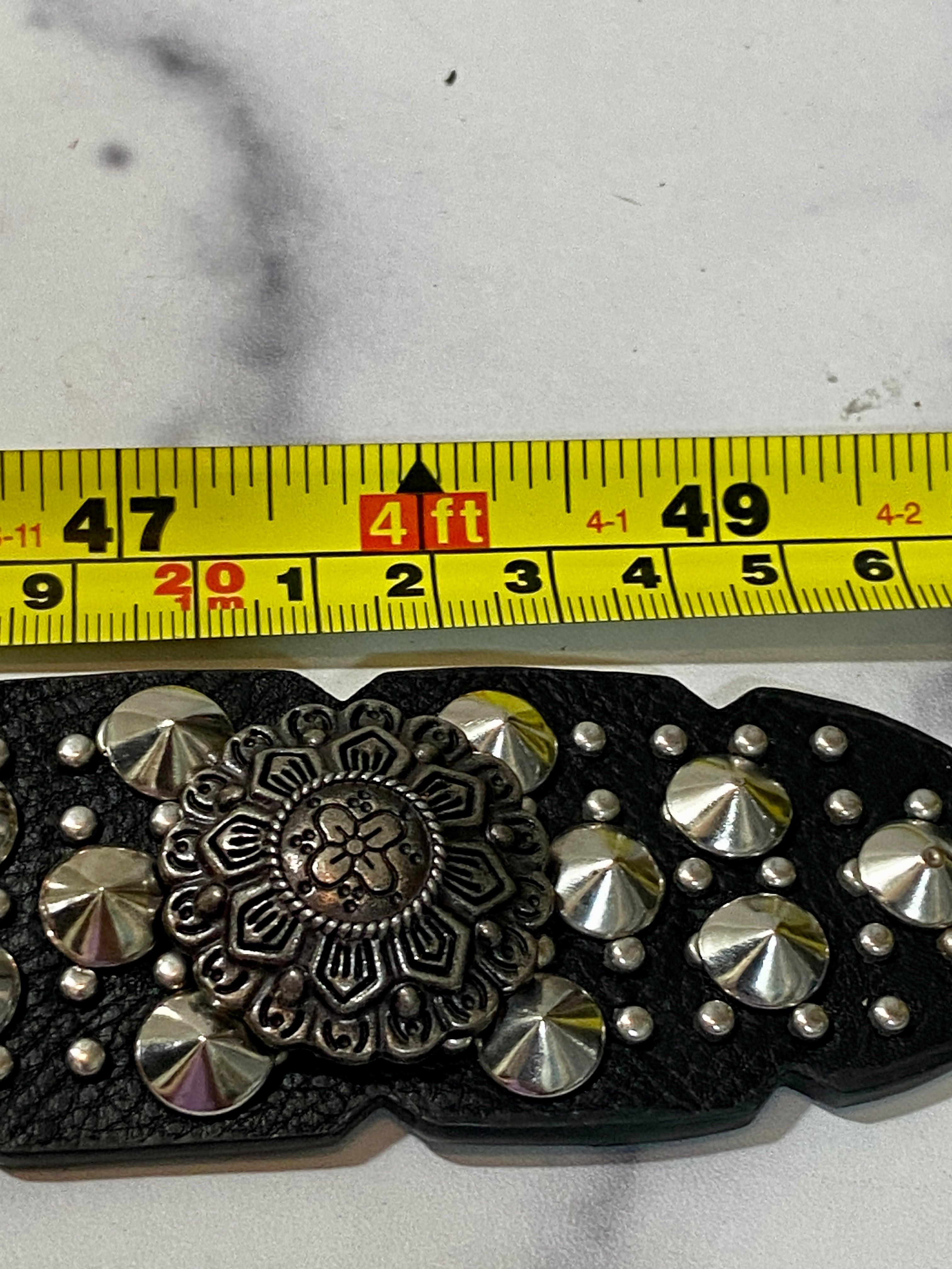 Black belt Embellished with metal flowers
