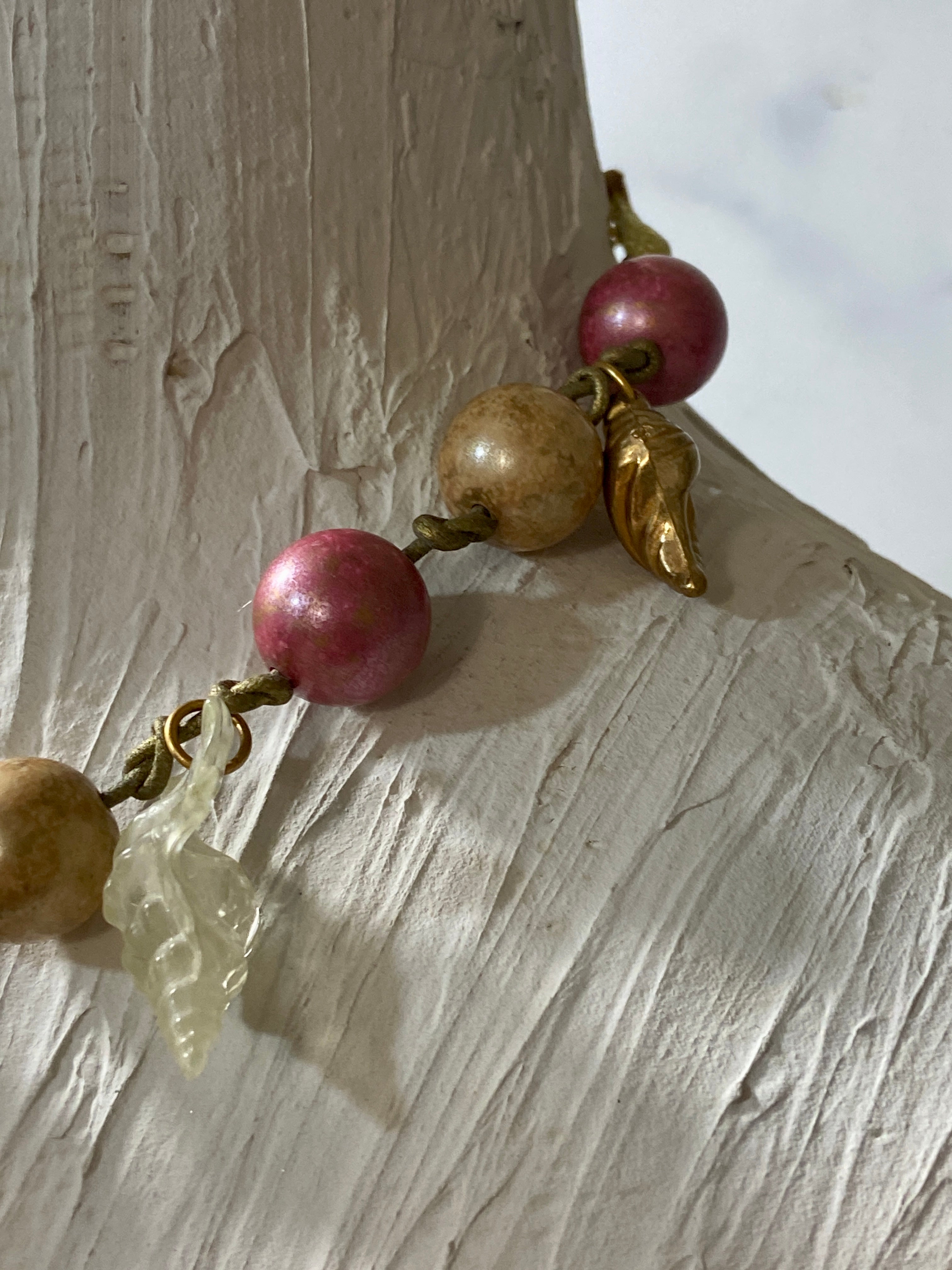 Vintage sea world choker
