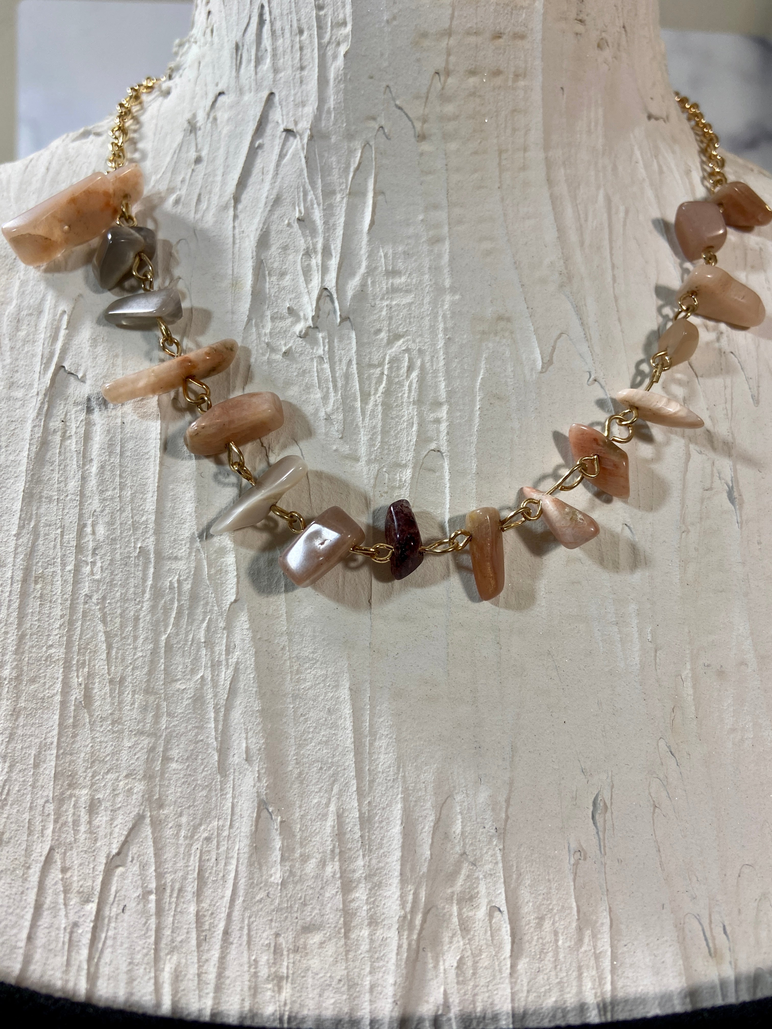 Mixed stones in chain