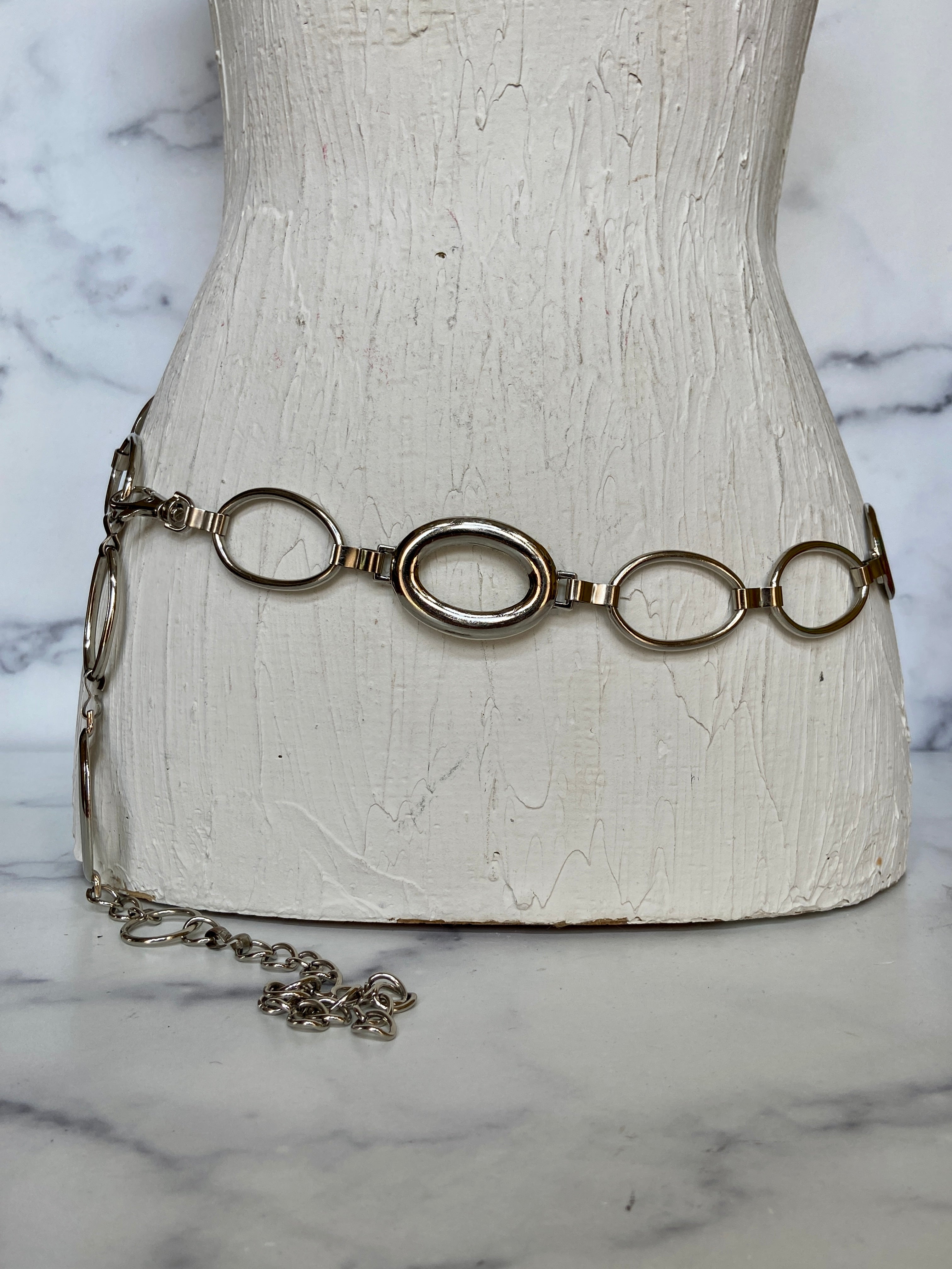 Kind of oval belt