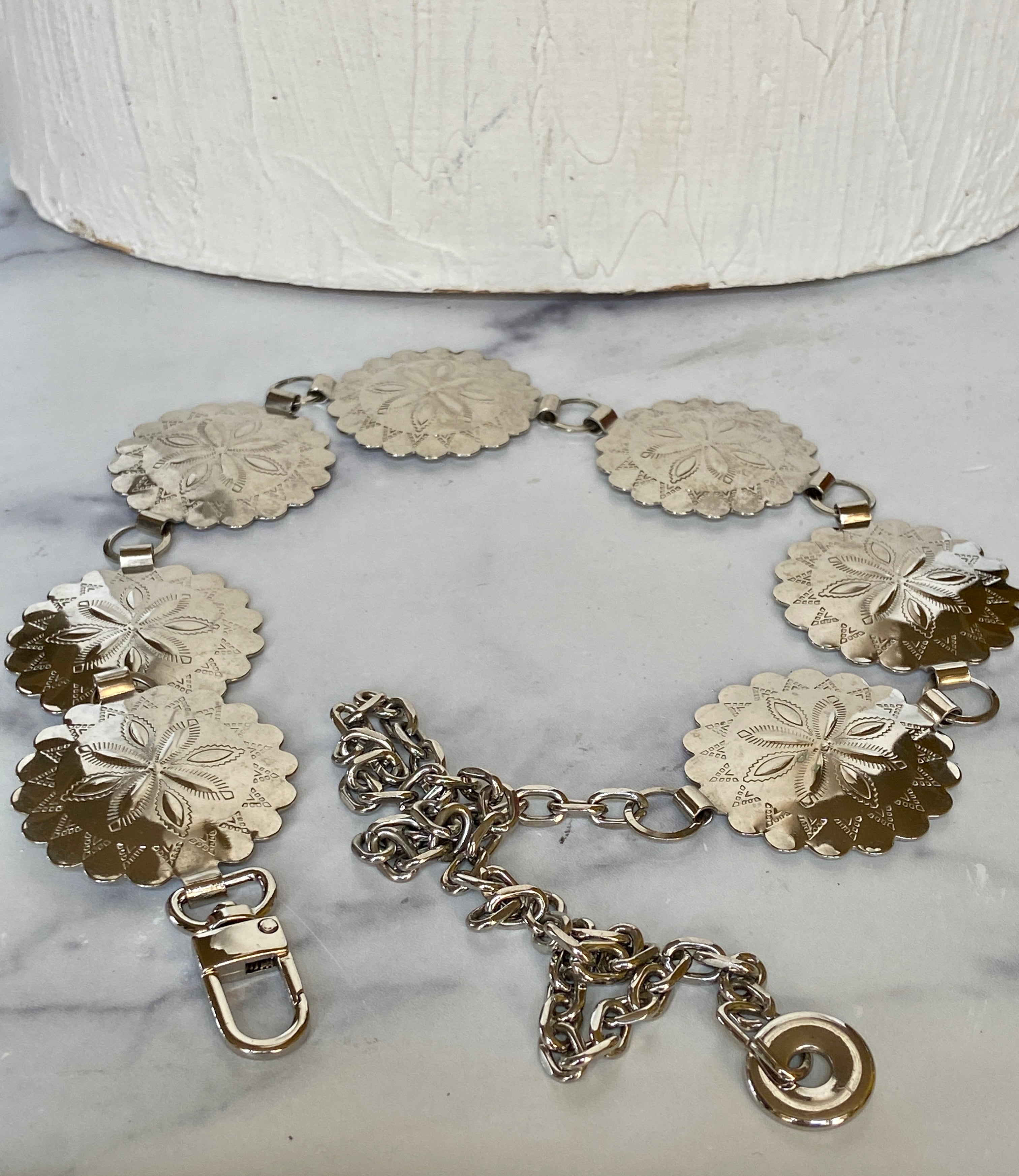 Metal flowers chain belt