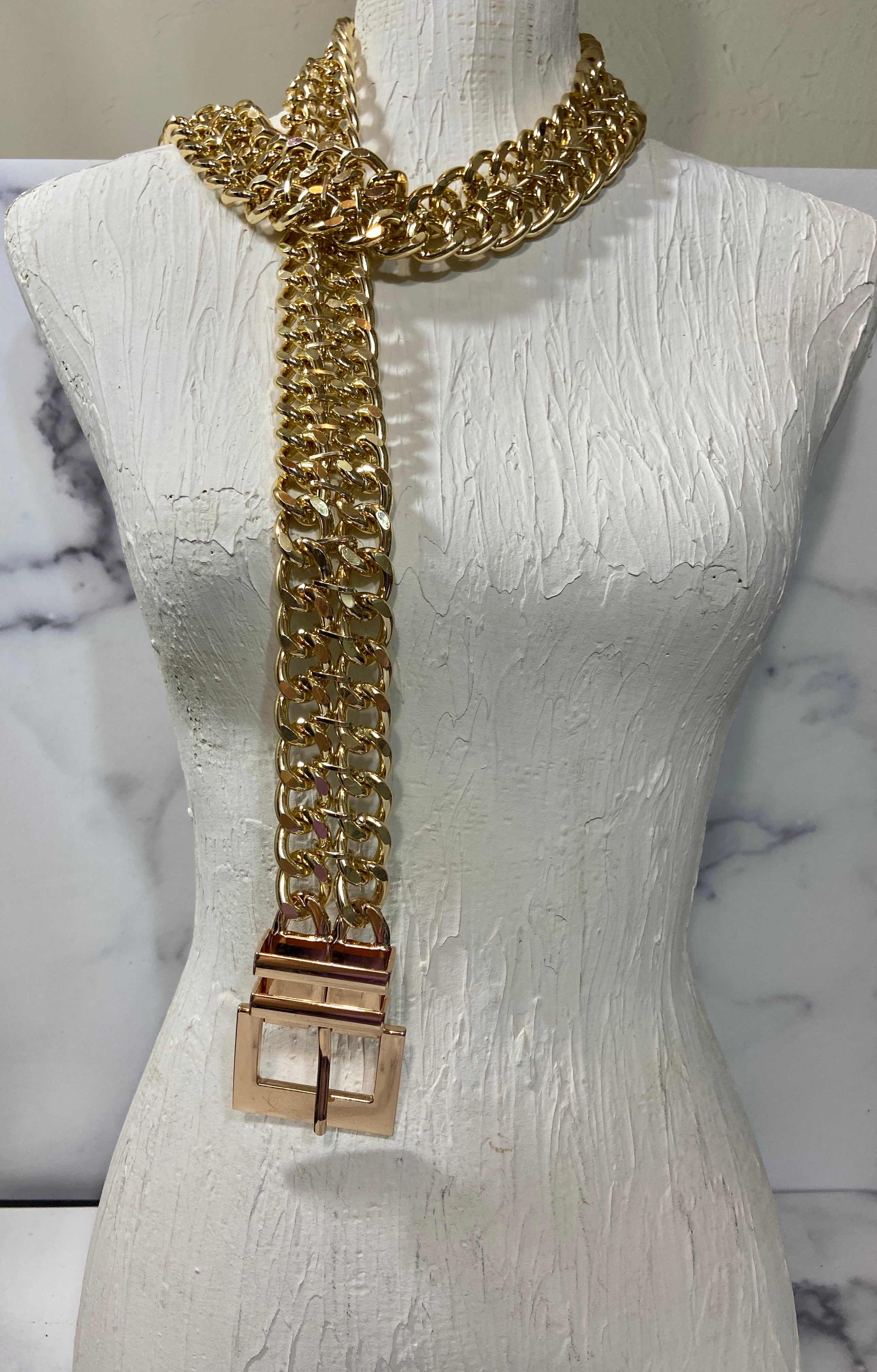 Chunky chain waist gold belt