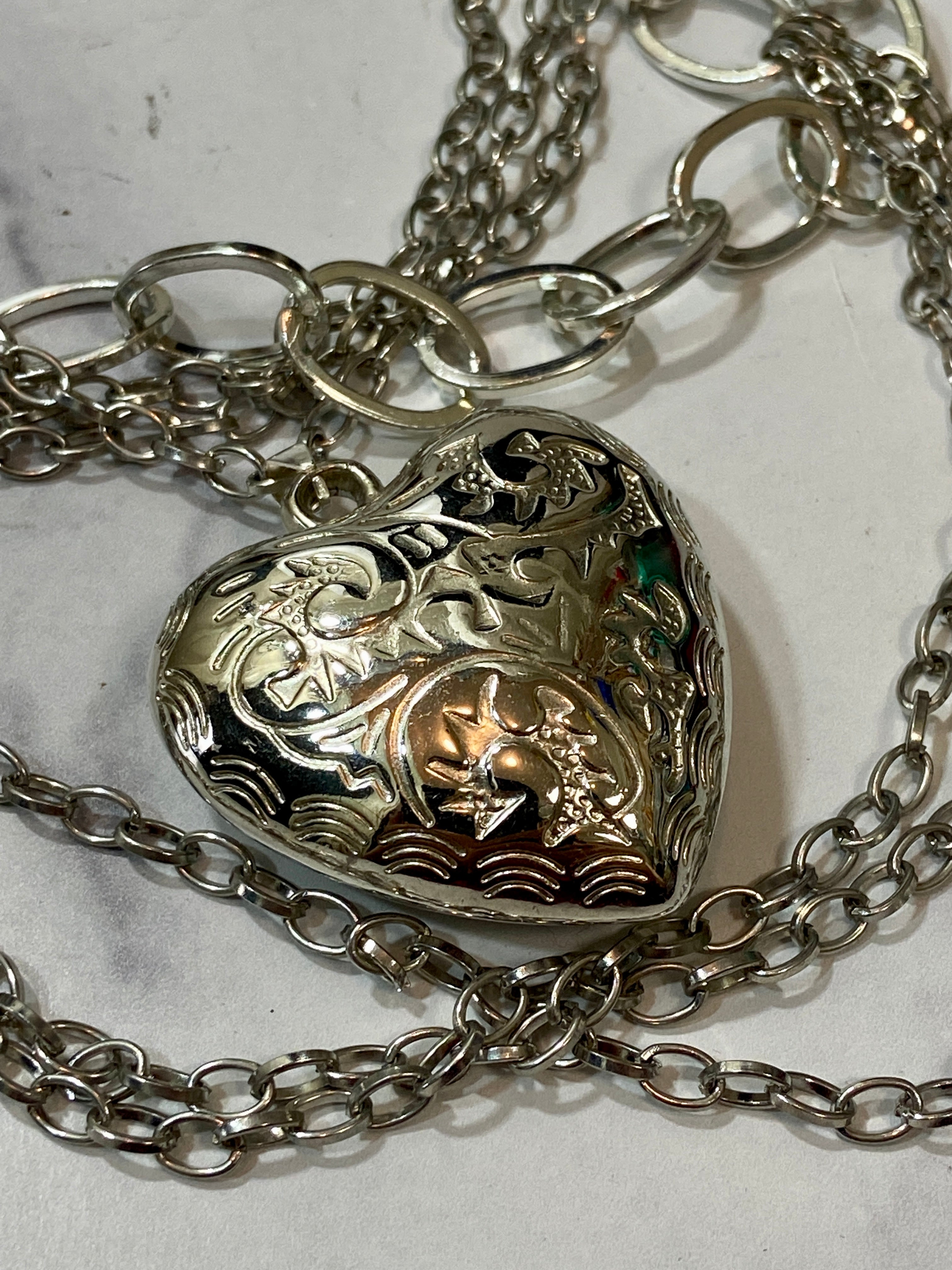 Heart in layers chains