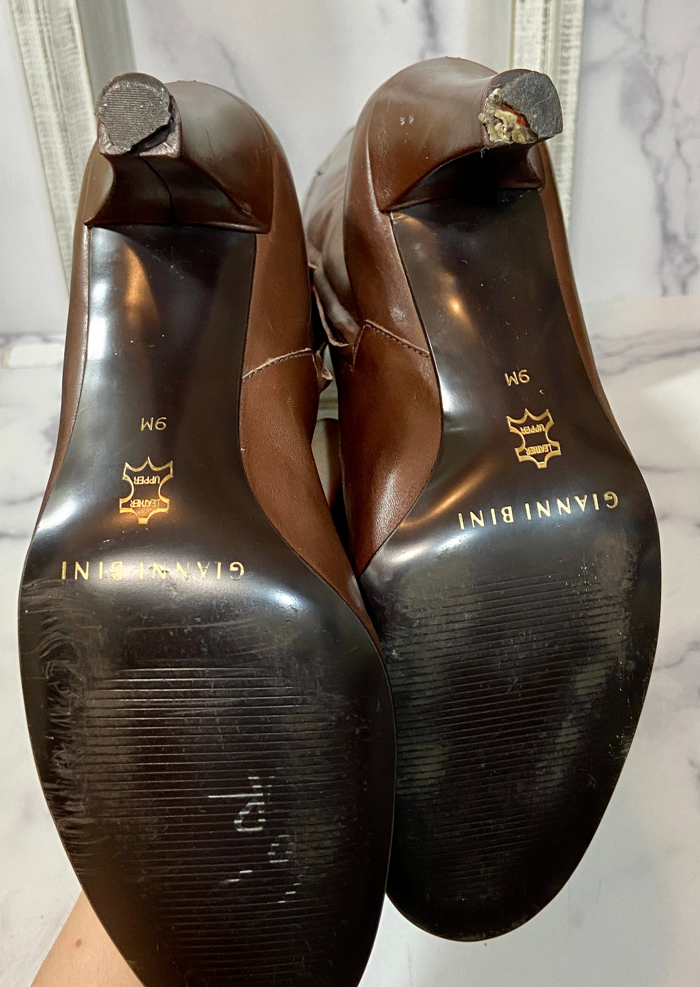 Gianni Bini brown leather boots