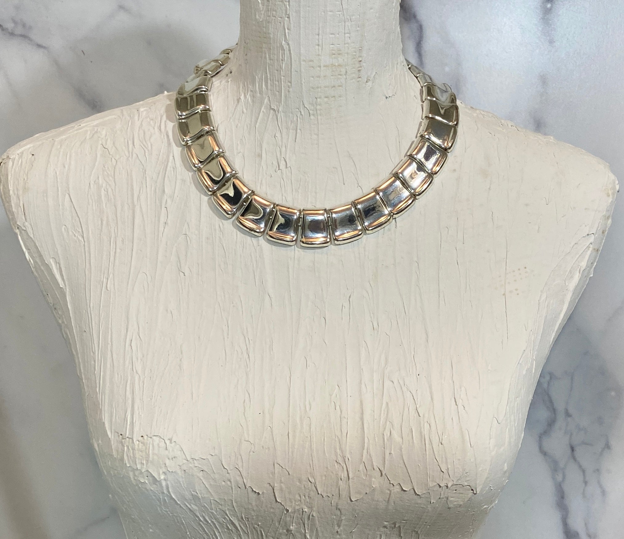 Silver choker