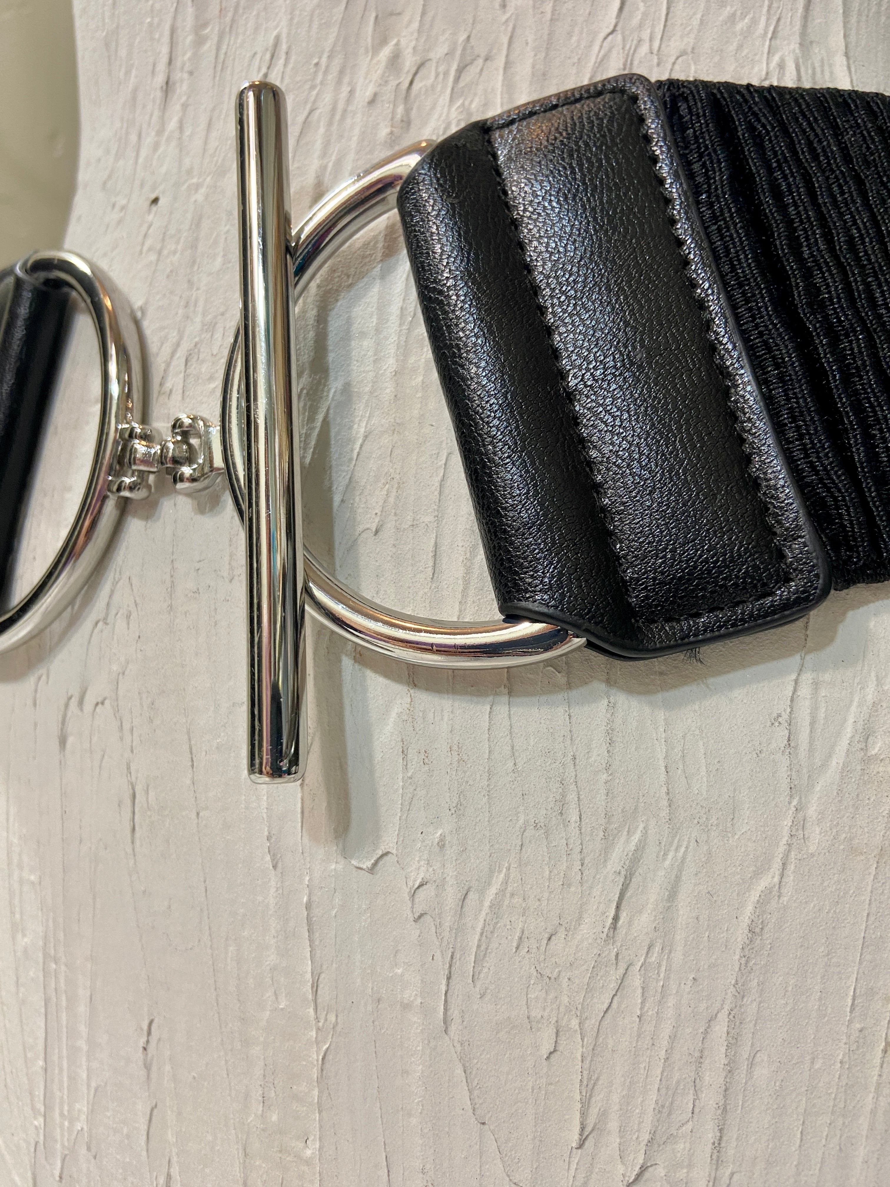 Stretch black buckle belt