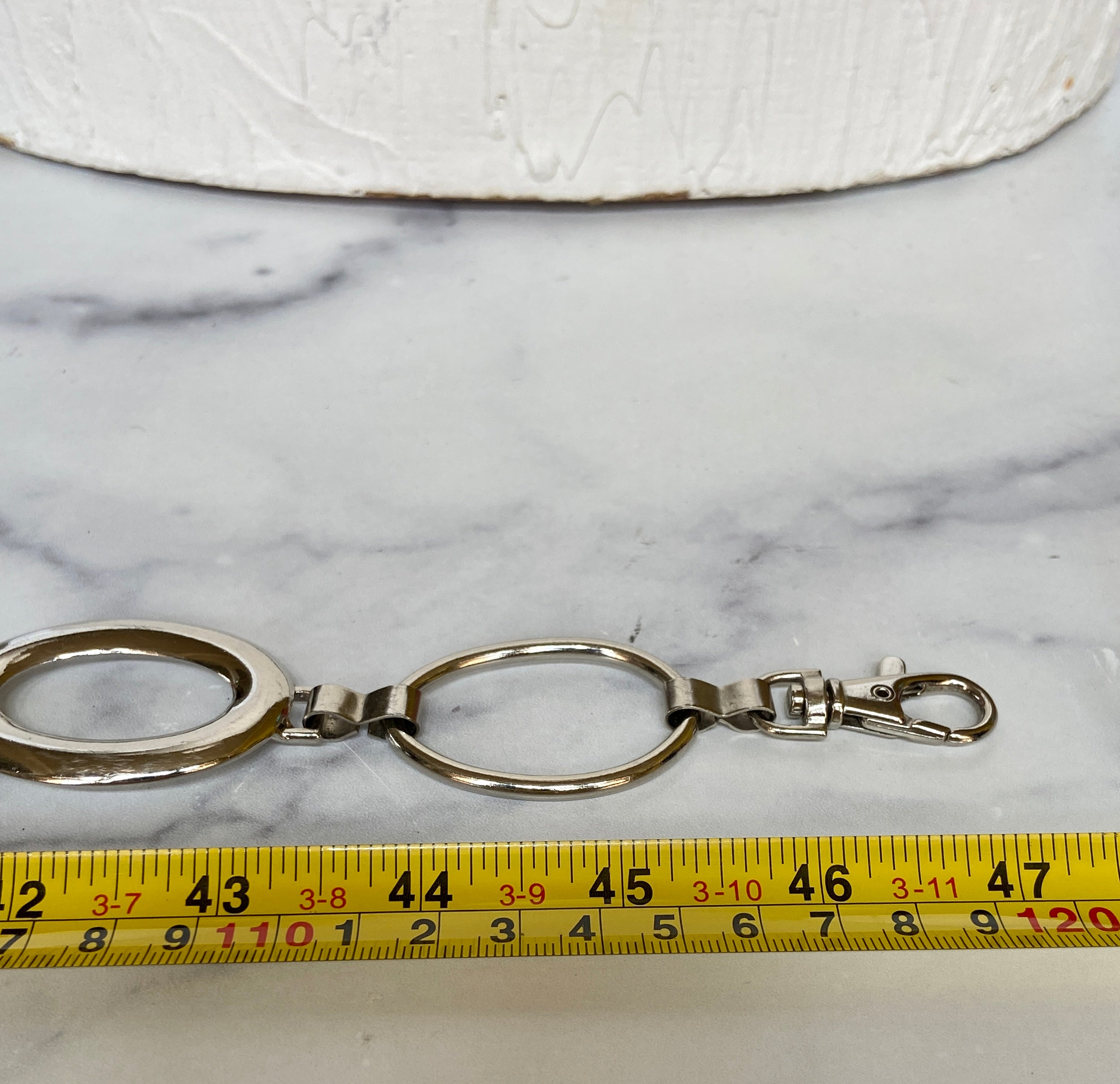 Kind of oval belt