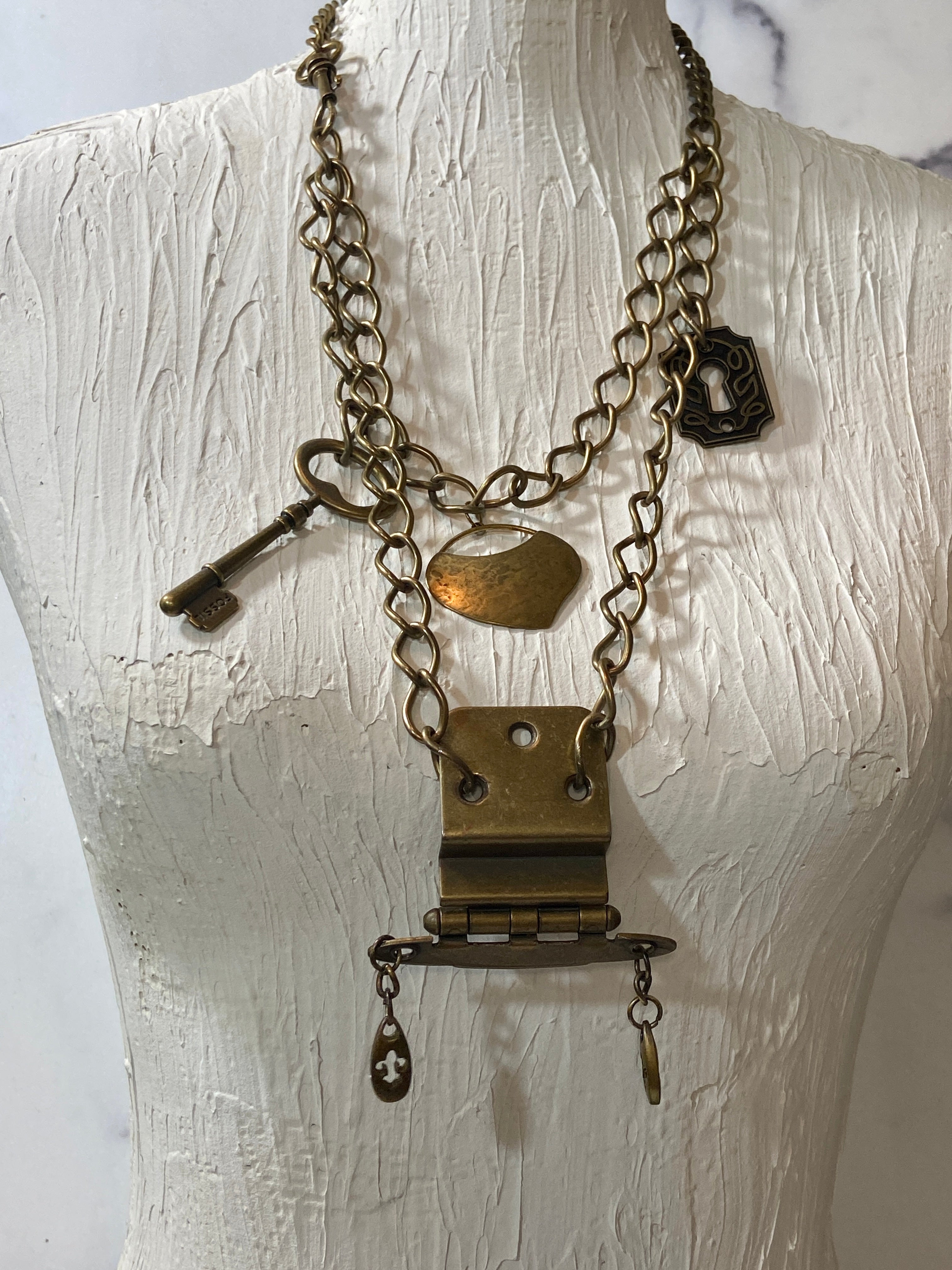 War chains