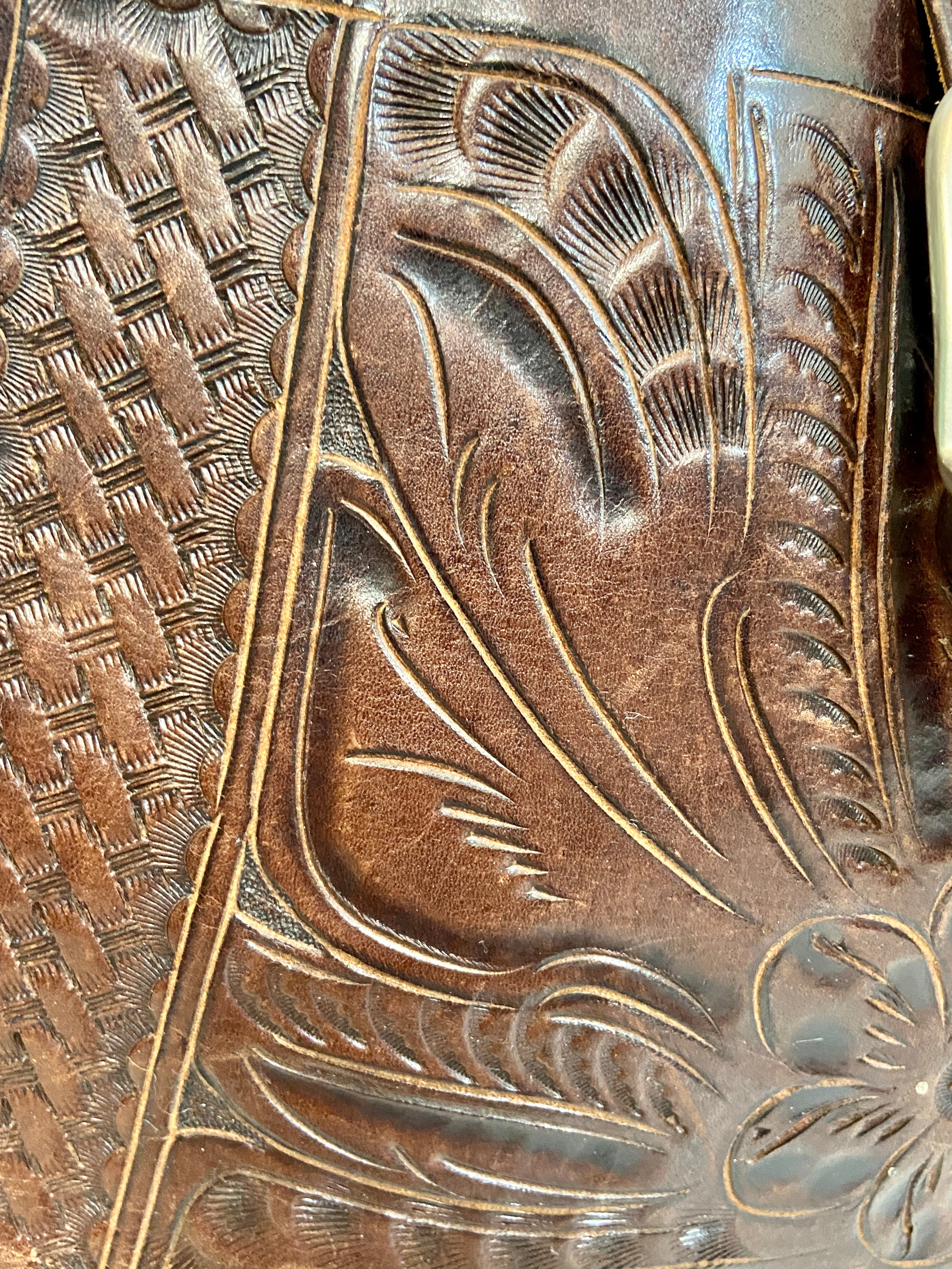 Vintage 70s Tan Leather Tooled Purse