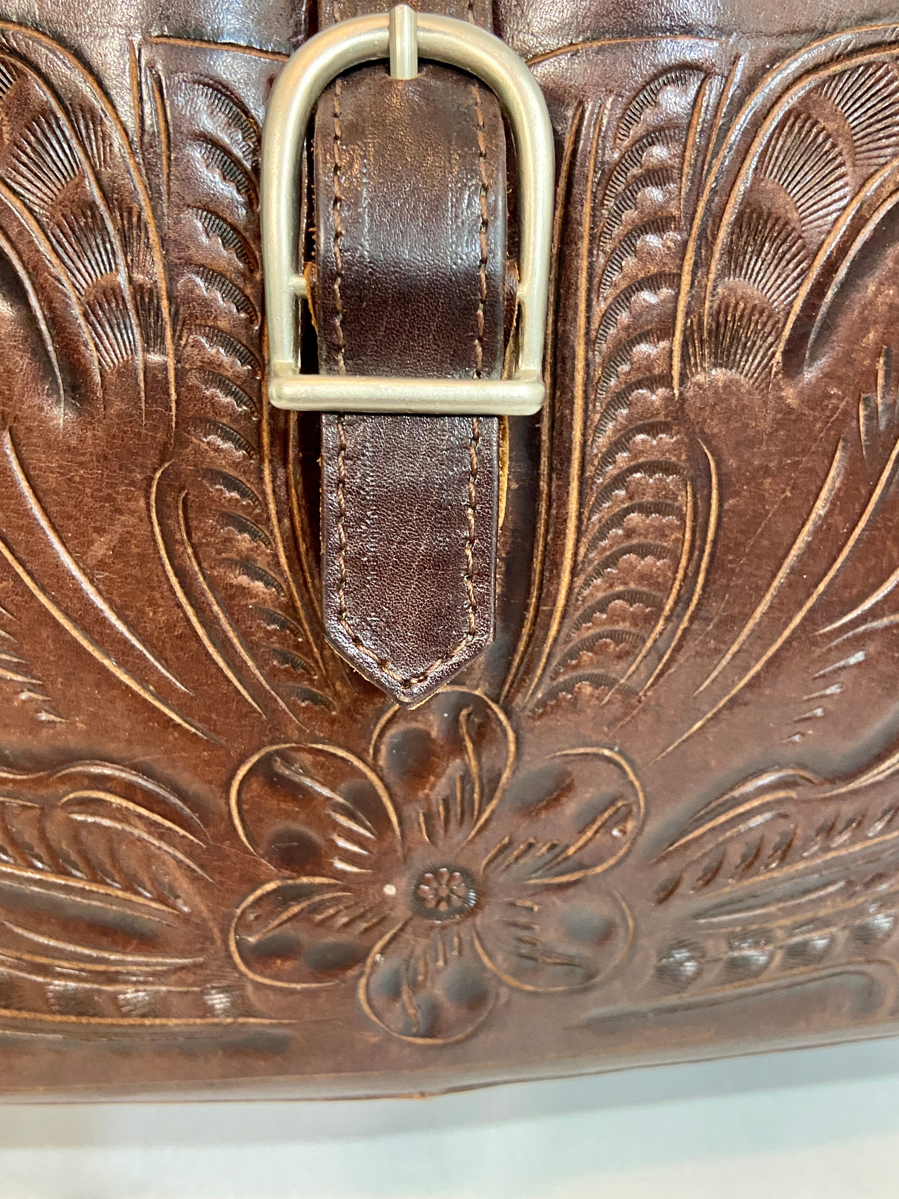 Vintage 70s Tan Leather Tooled Purse