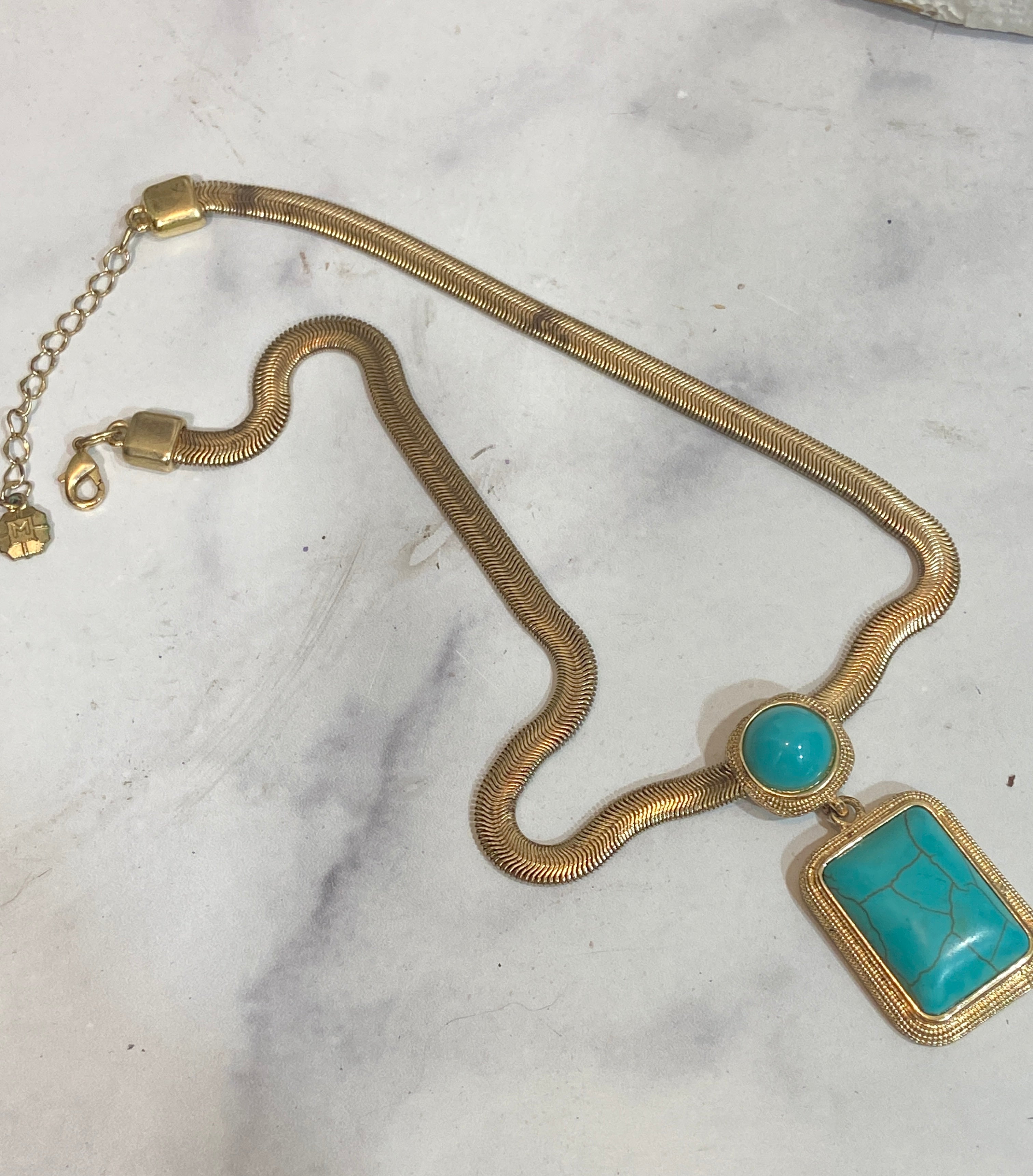 Vintage pendant choker