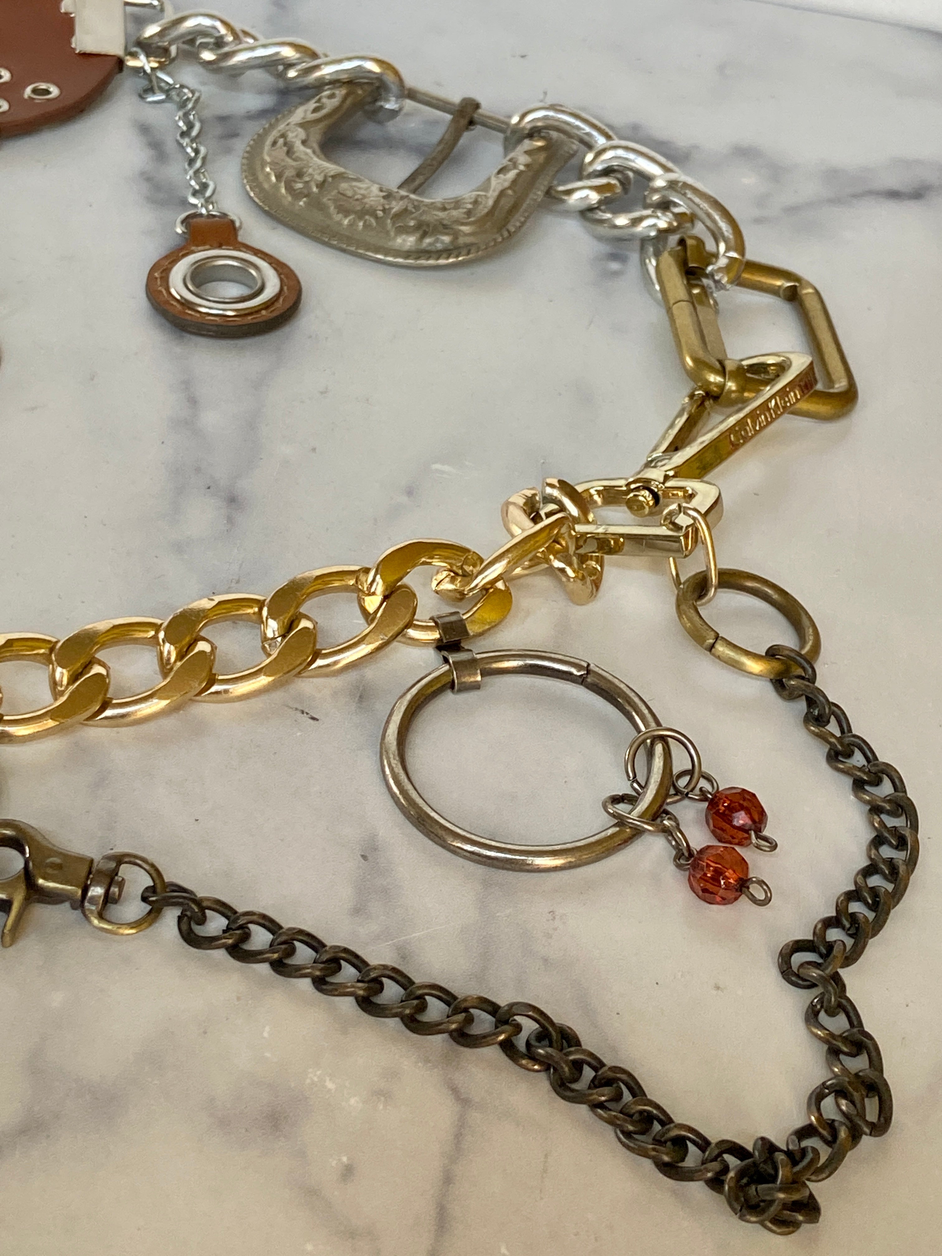 Messy chains belt