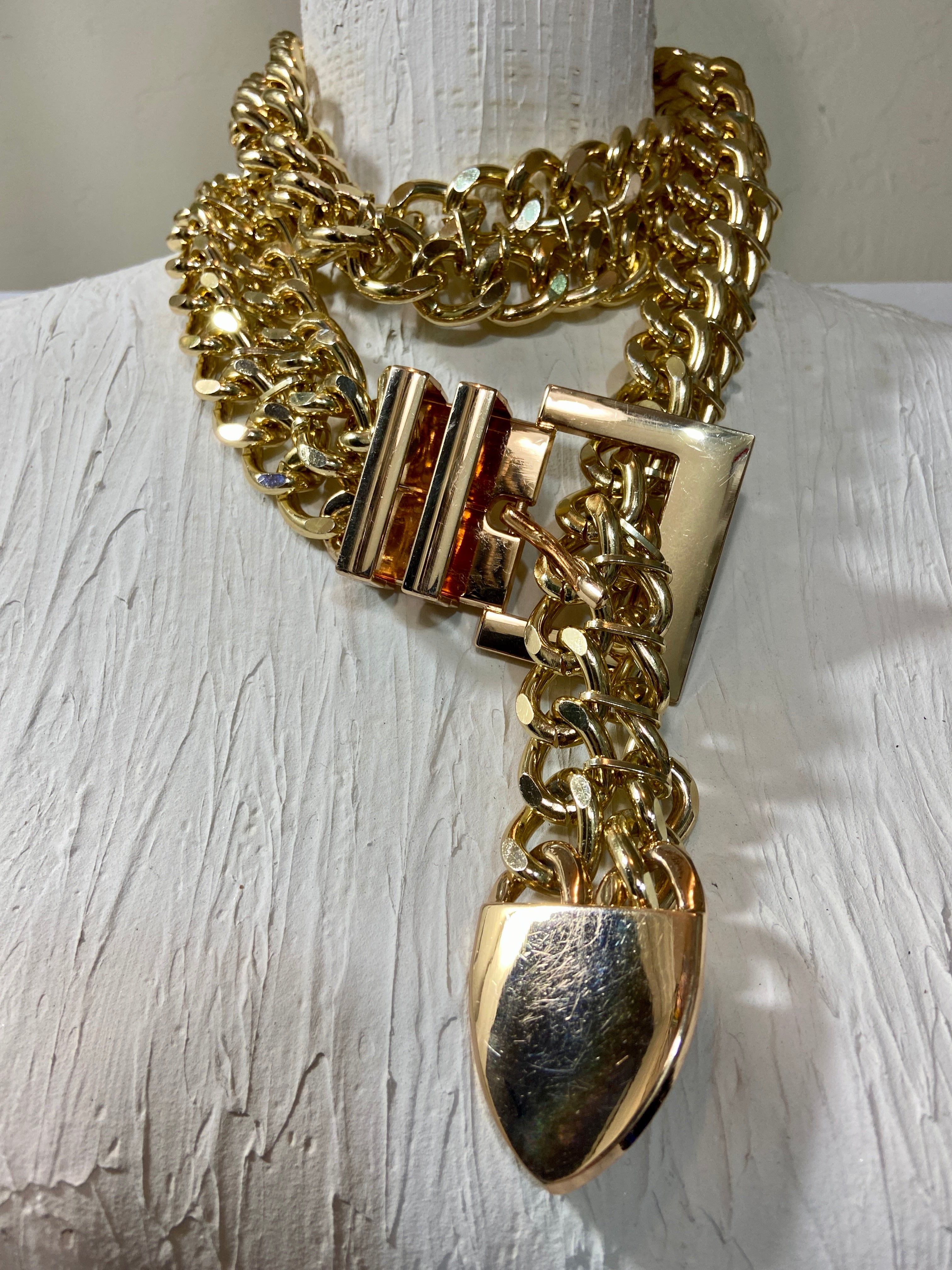 Chunky chain waist gold belt