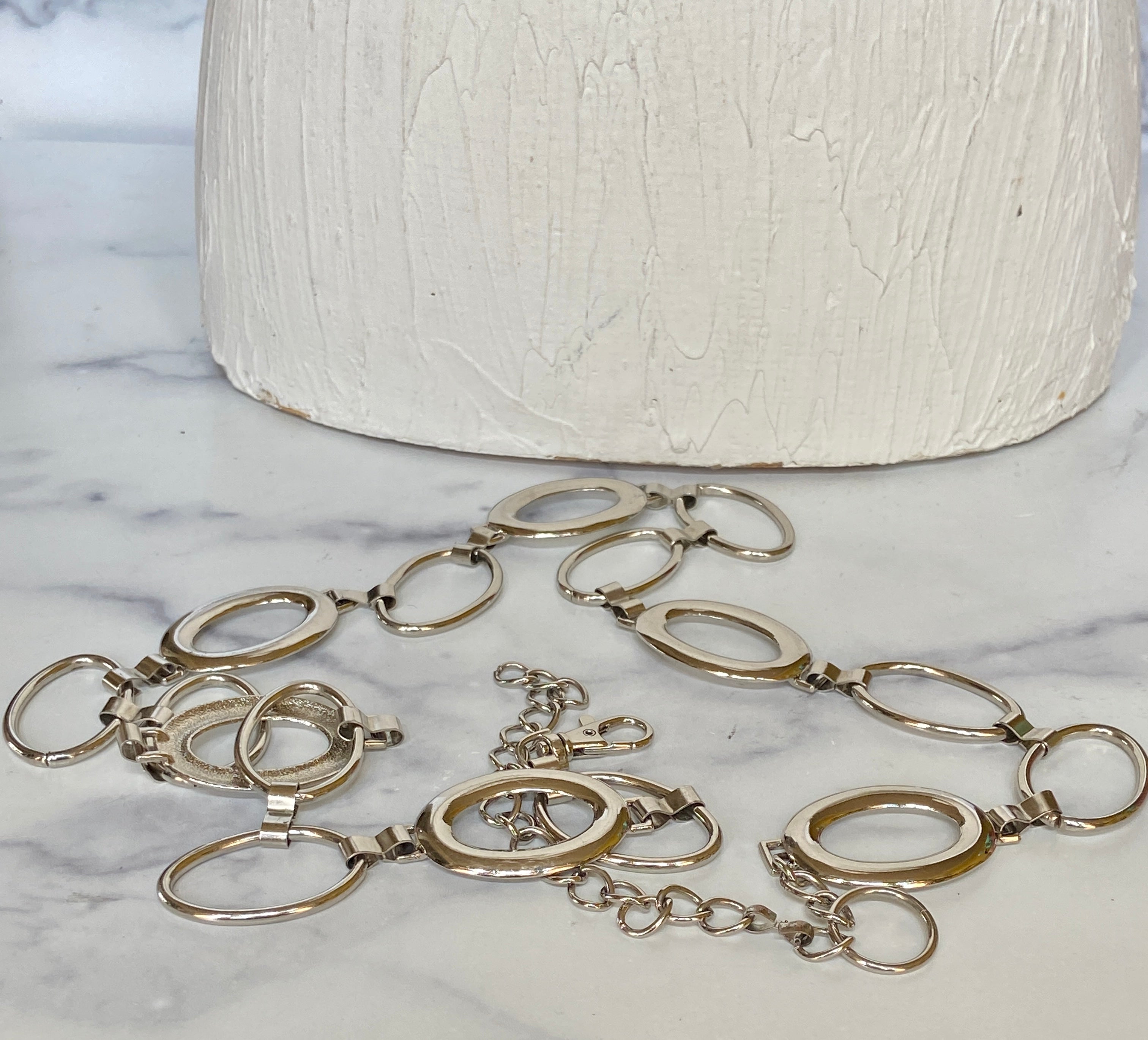 Kind of oval belt