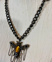 Bee in a chain