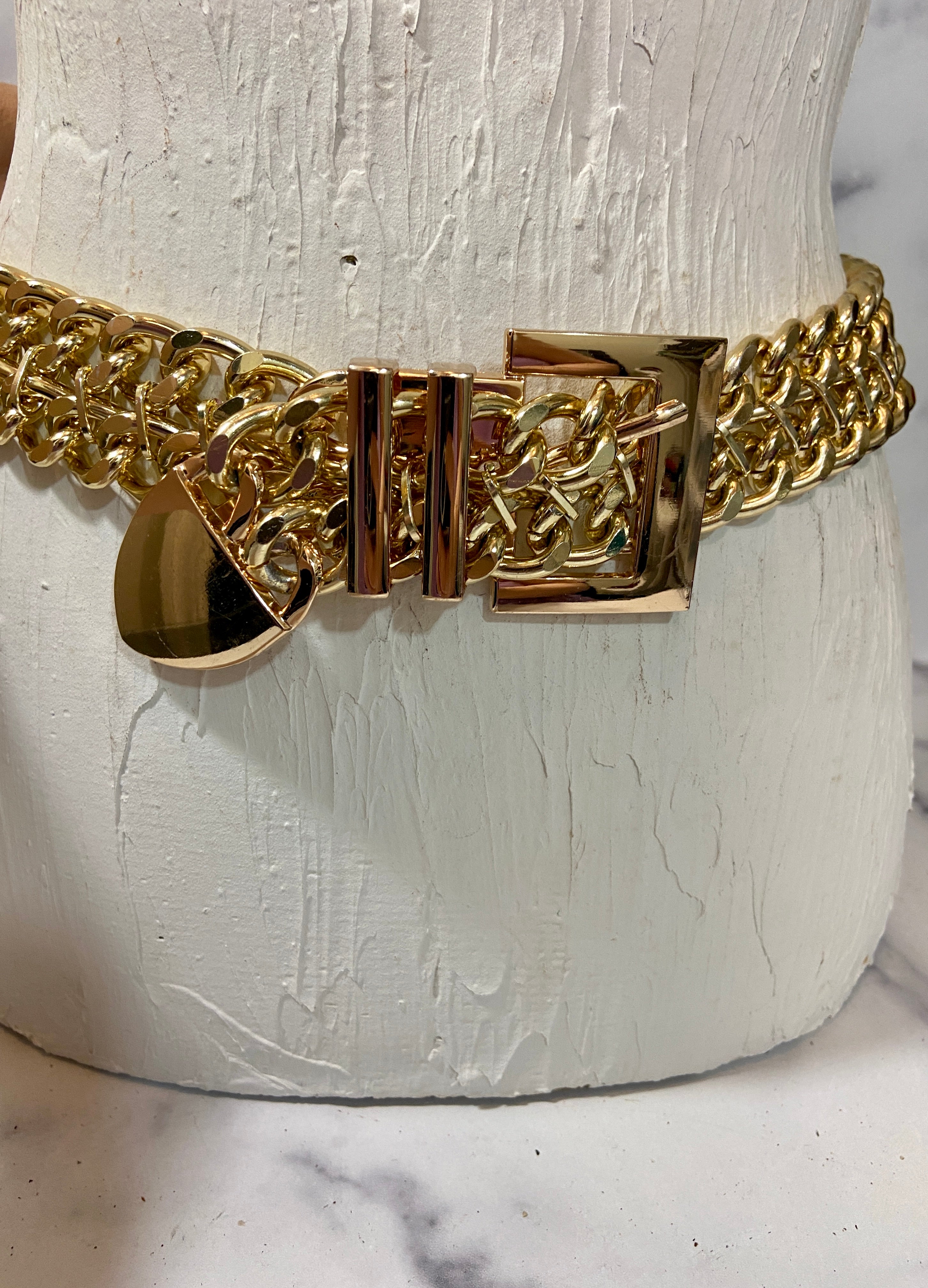 Chunky chain waist gold belt