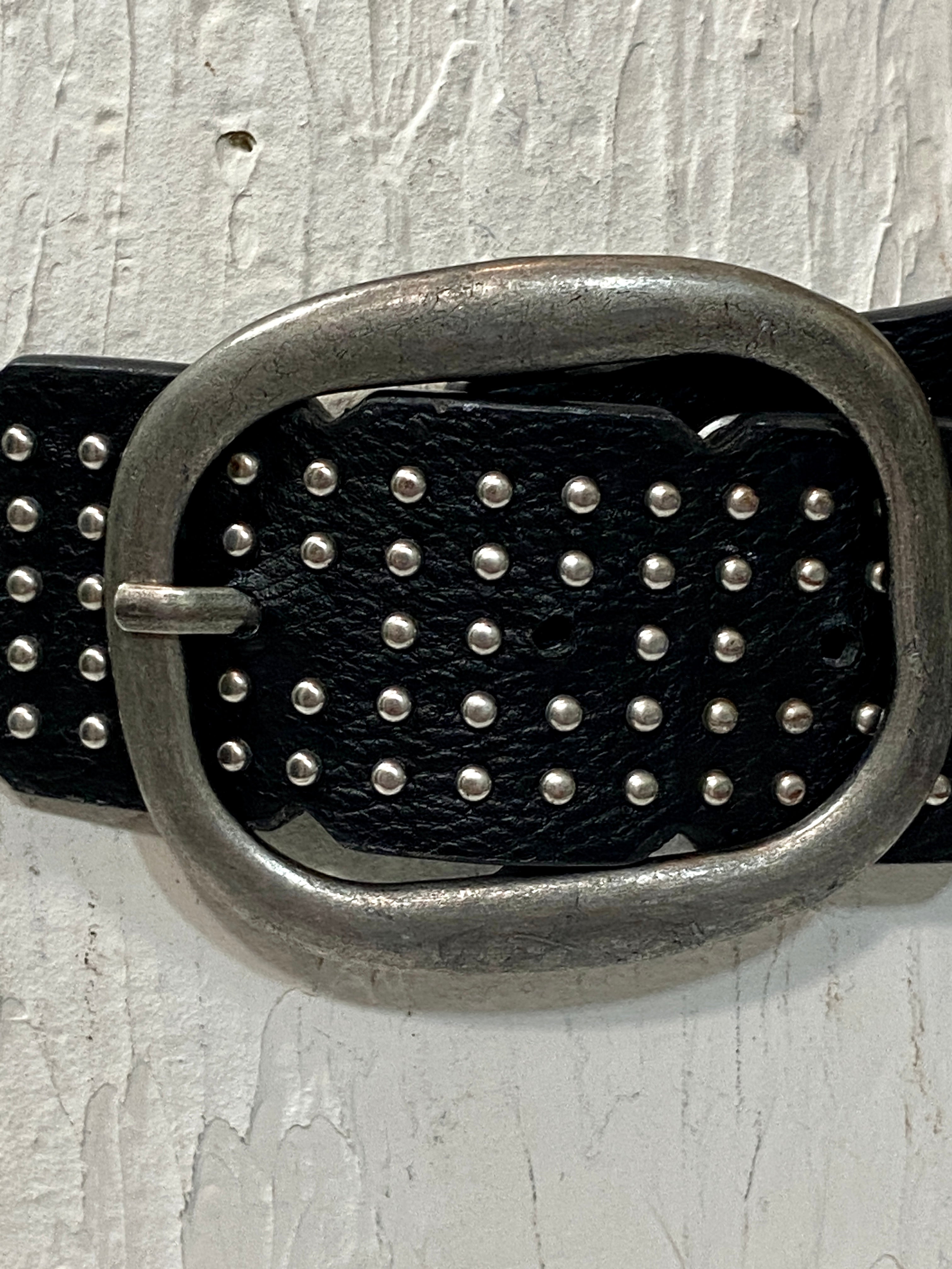 Black belt Embellished with metal flowers