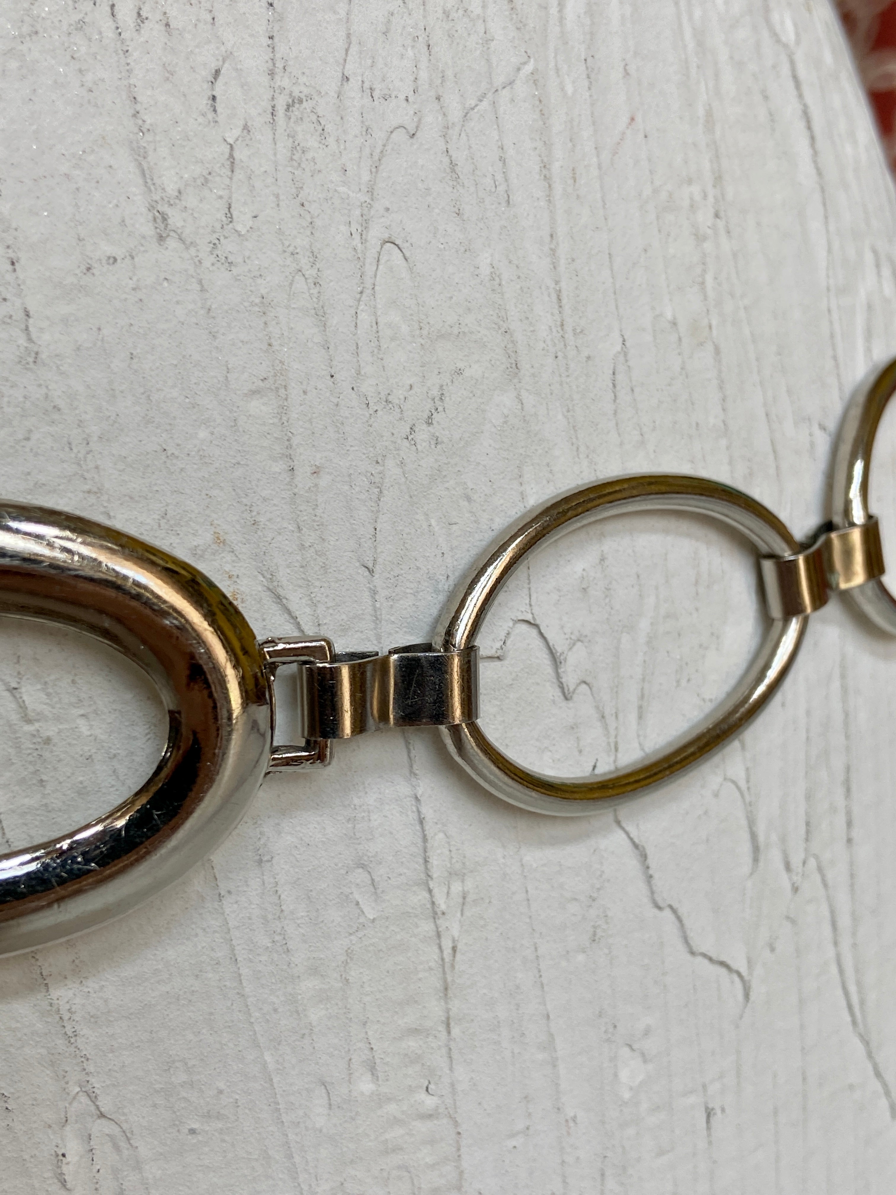 Kind of oval belt