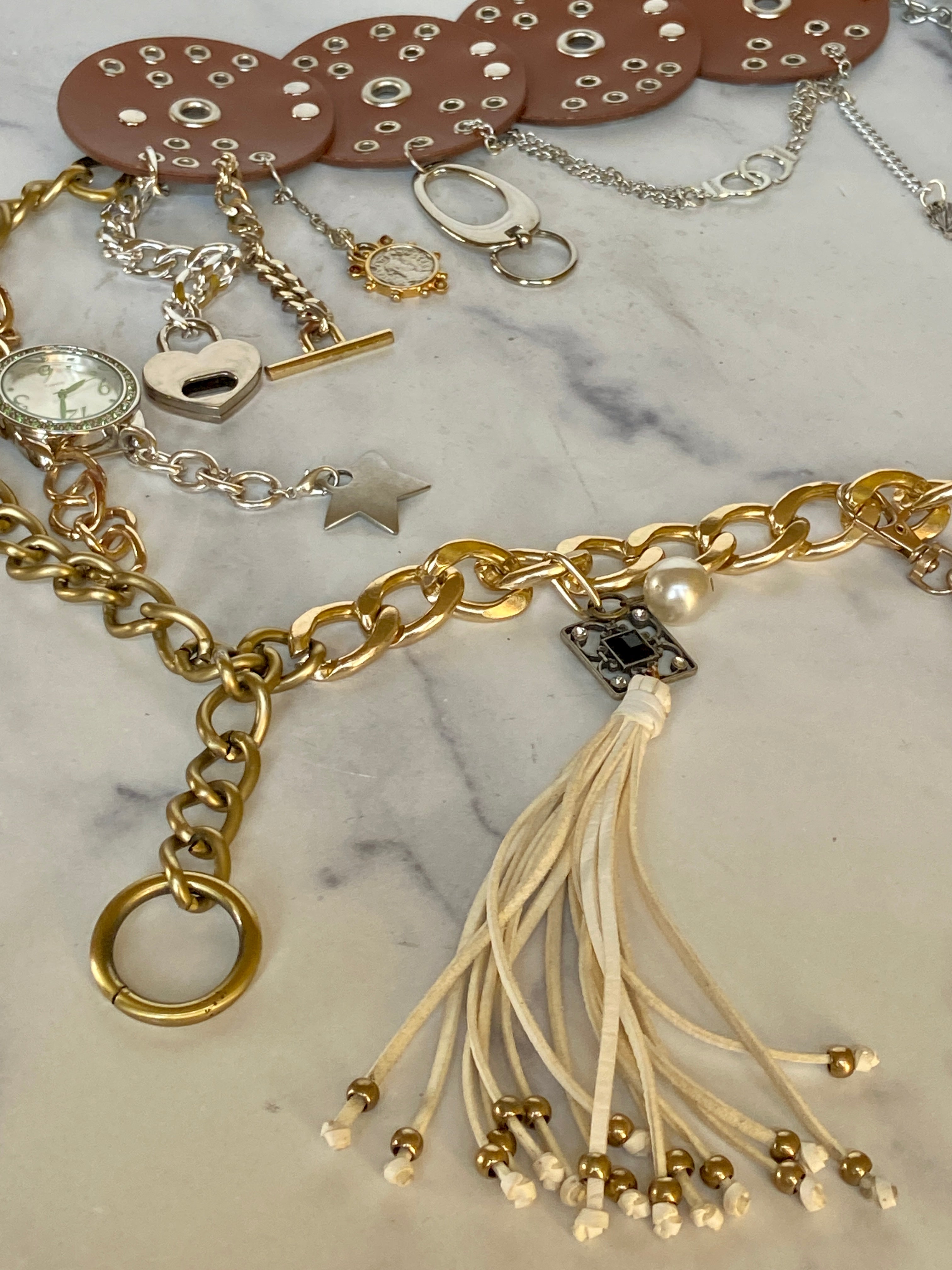 Messy chains belt
