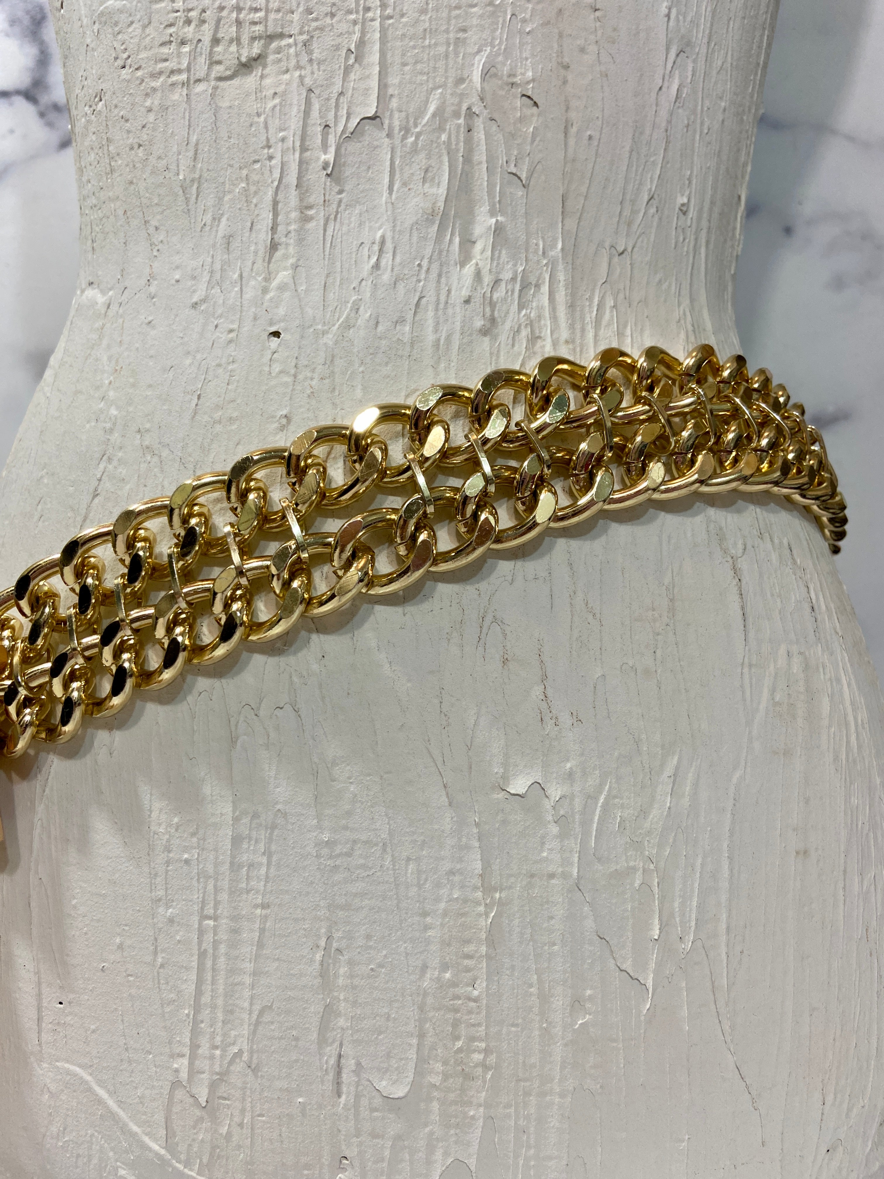 Chunky chain waist gold belt