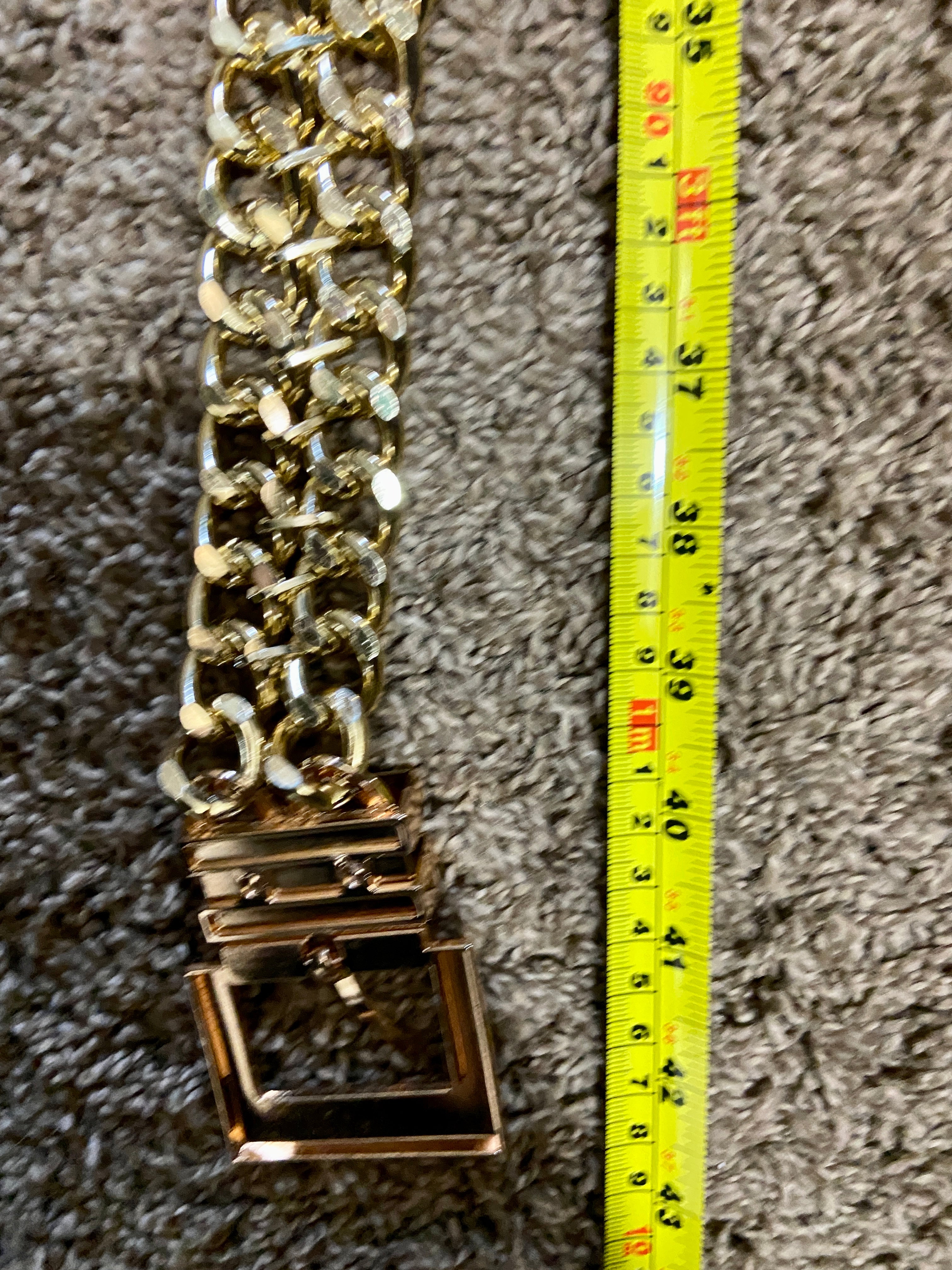 Chunky chain waist gold belt