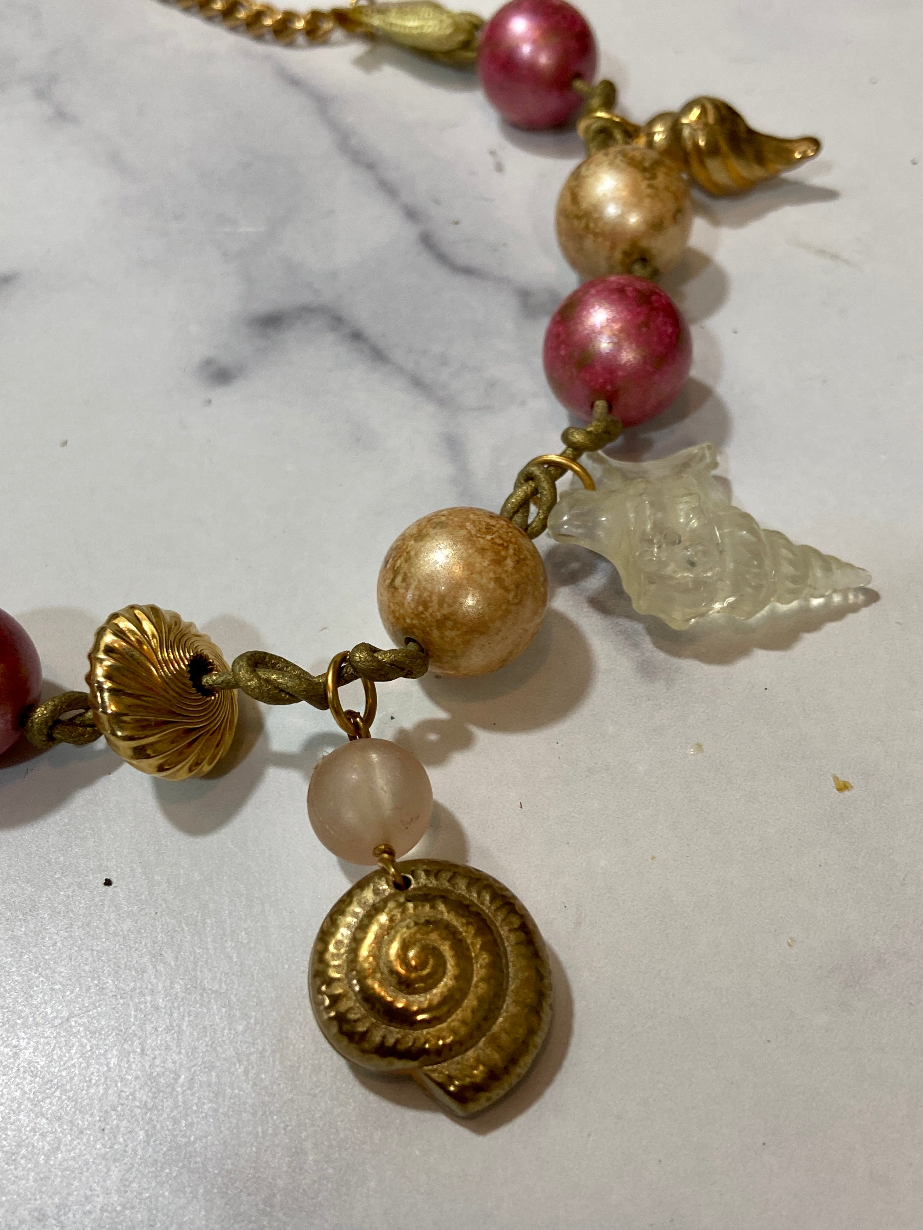 Vintage sea world choker