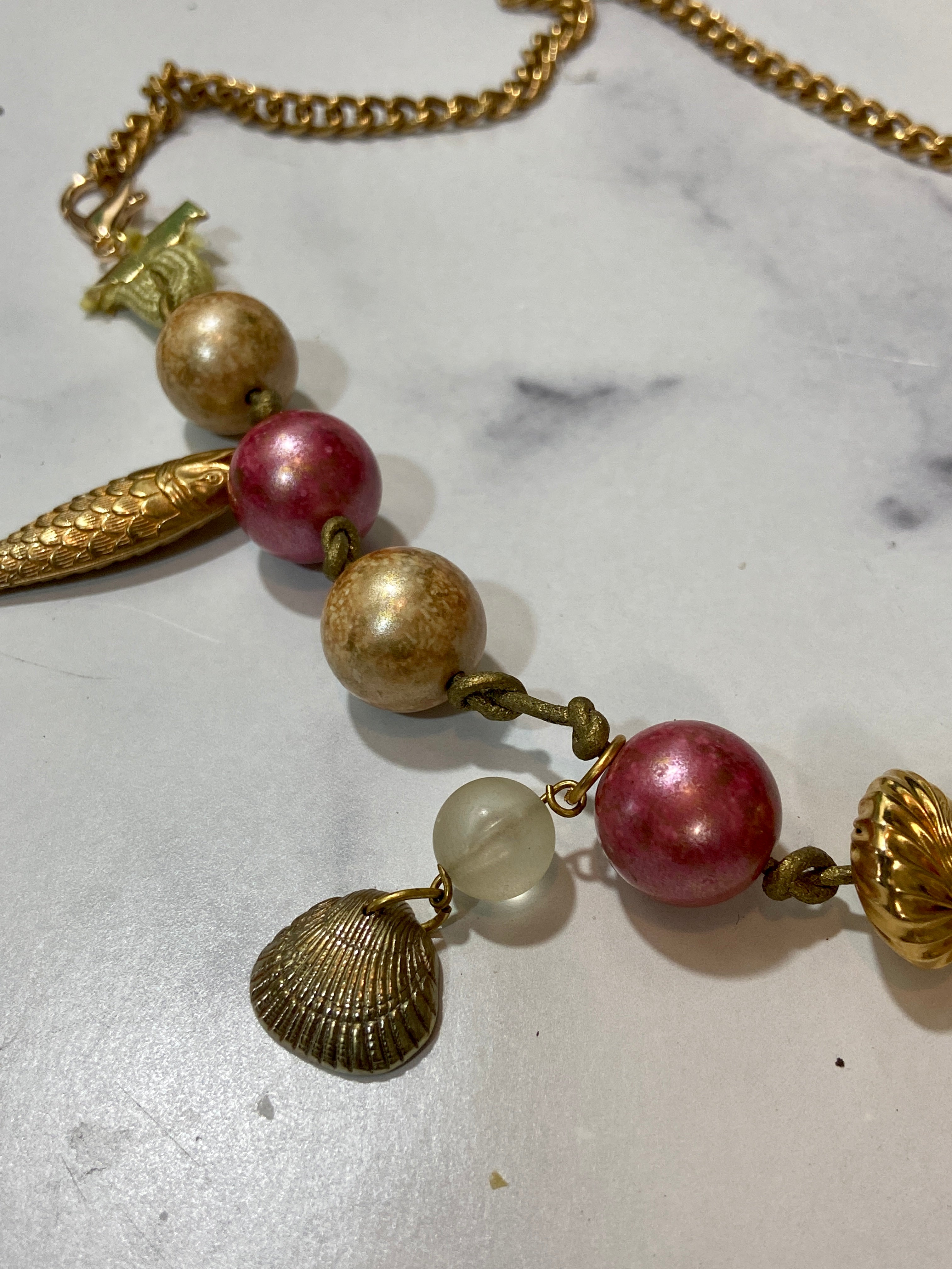 Vintage sea world choker