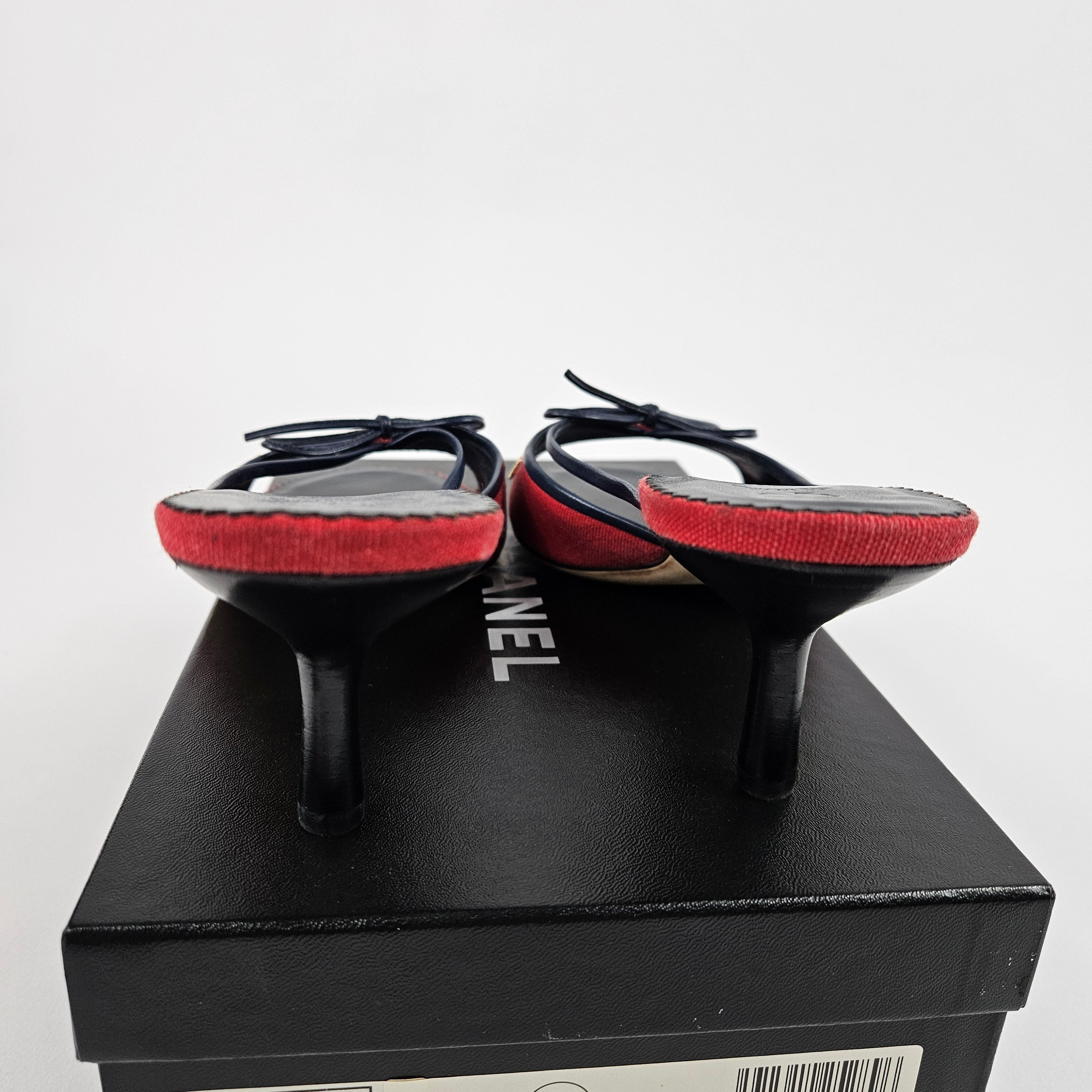Vintage Chanel Clover Kitten Heels - (8)