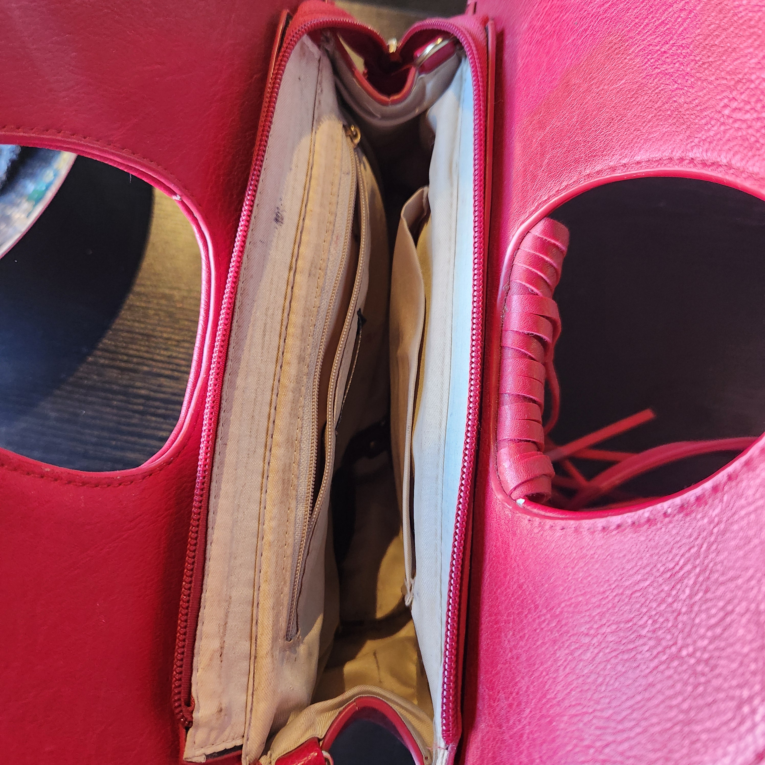 Vieta Close Body Purse (M)