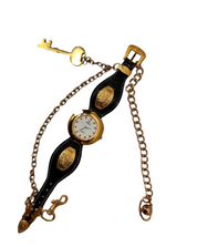 Everything in Time Choker