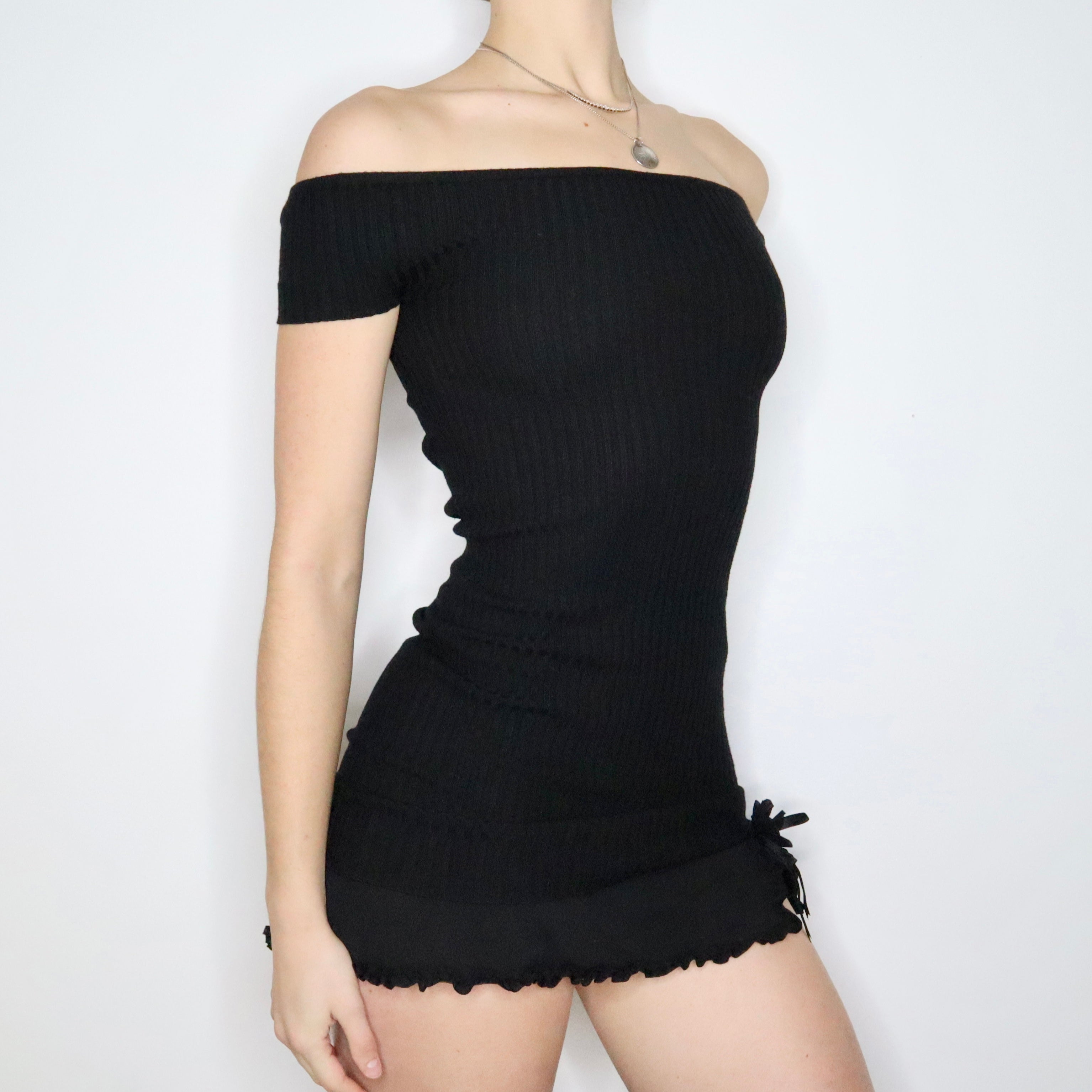 Y2K Black Ribbed Off the Shoulder Top (S)