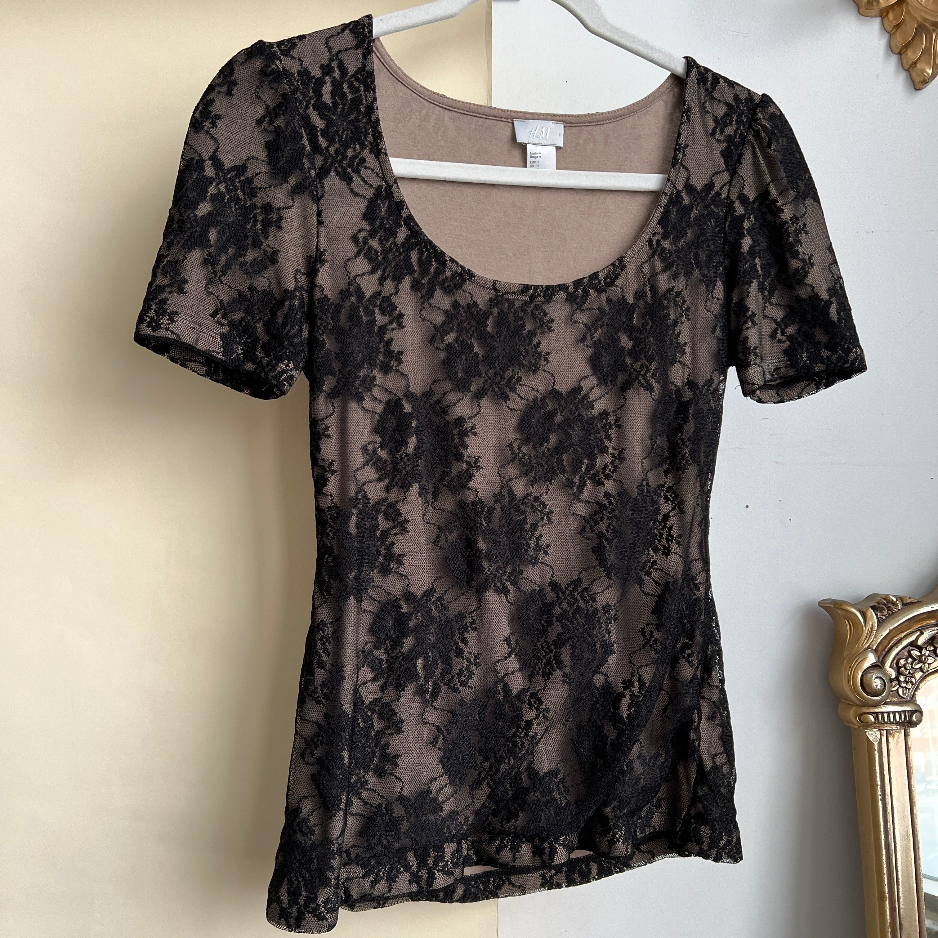 00s black lace short sleeve top (S)