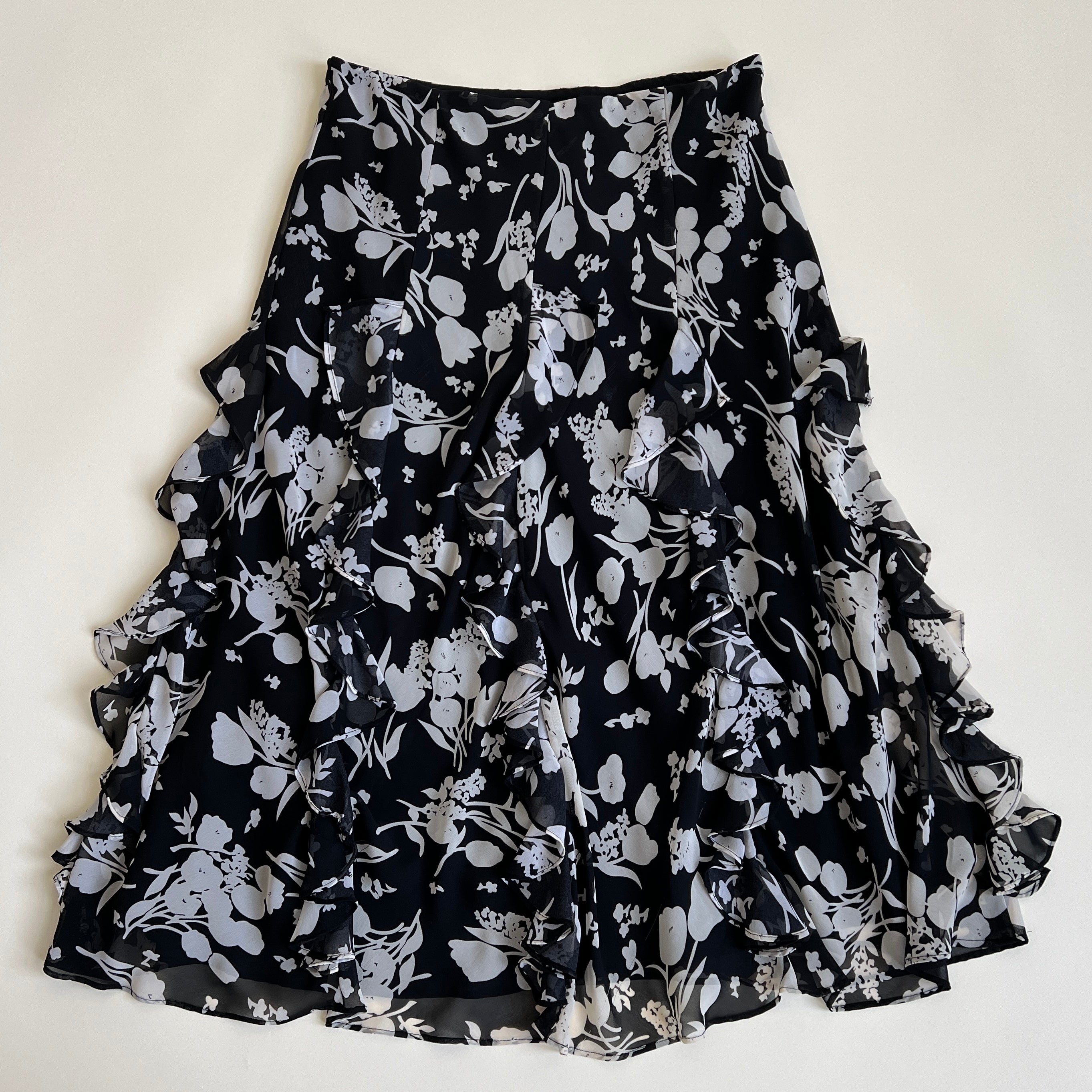 B&W floral ruffle midi skirt (L)