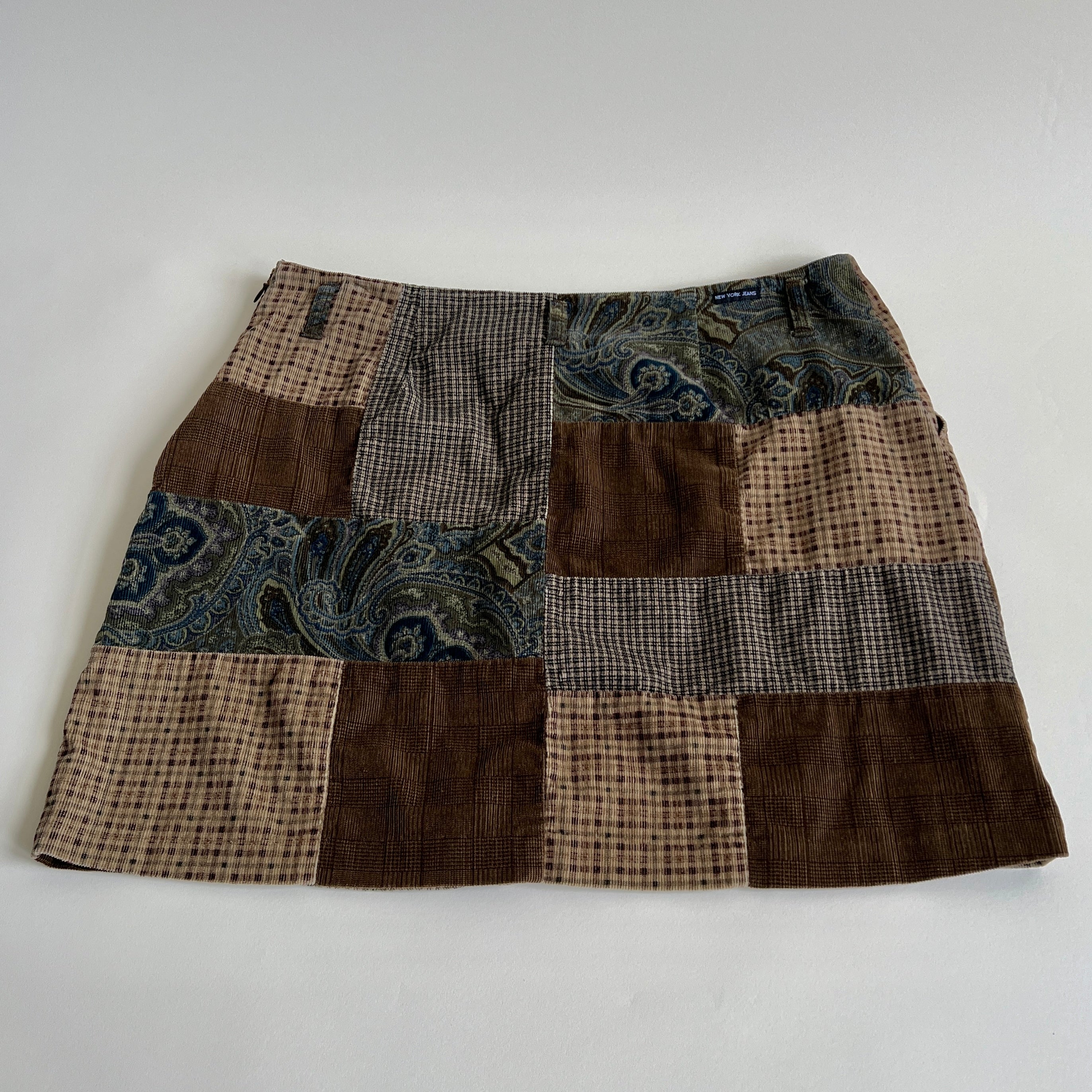 Y2K corduroy patchwork mini skirt - XL