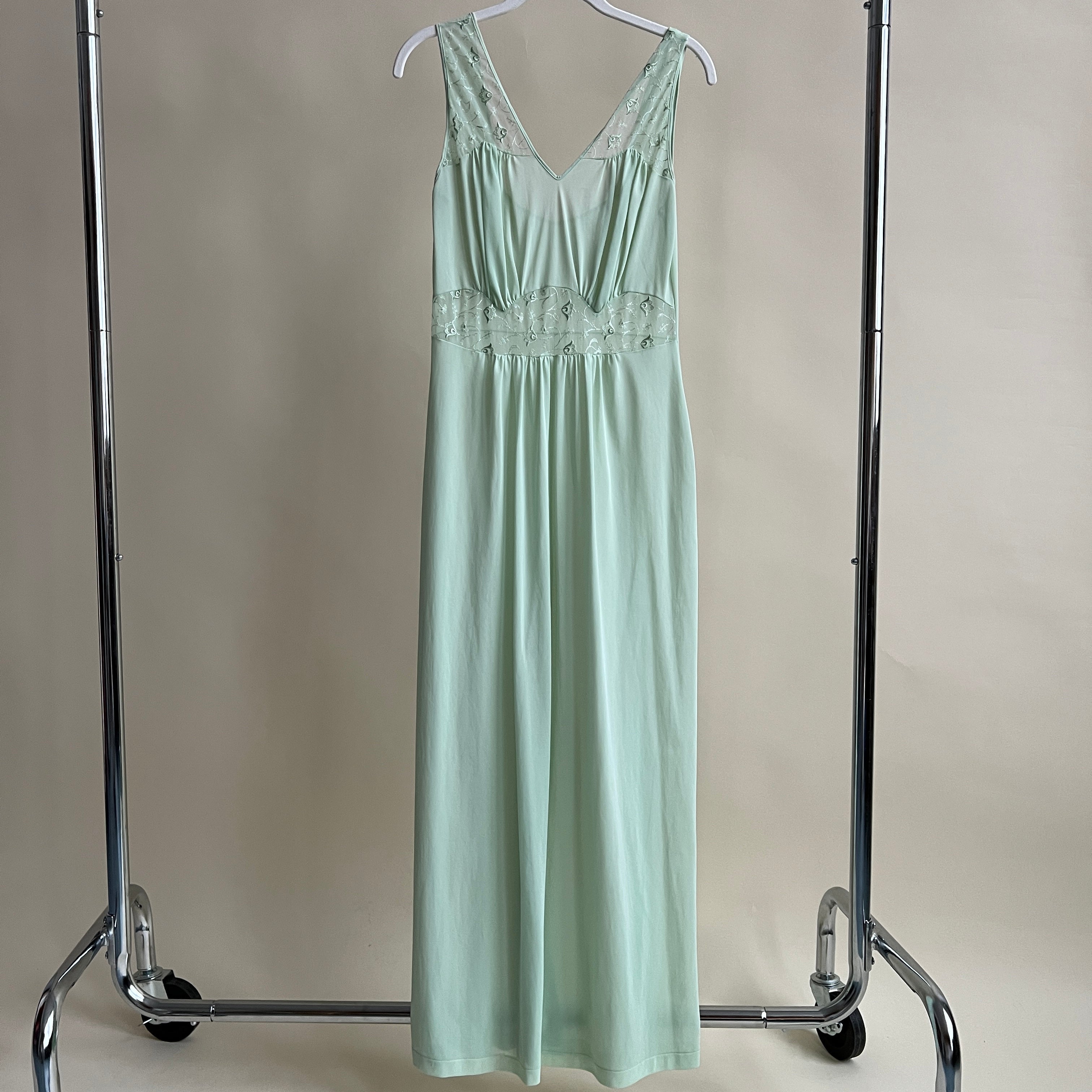 Vintage 50s pastel green maxi slip (M)I