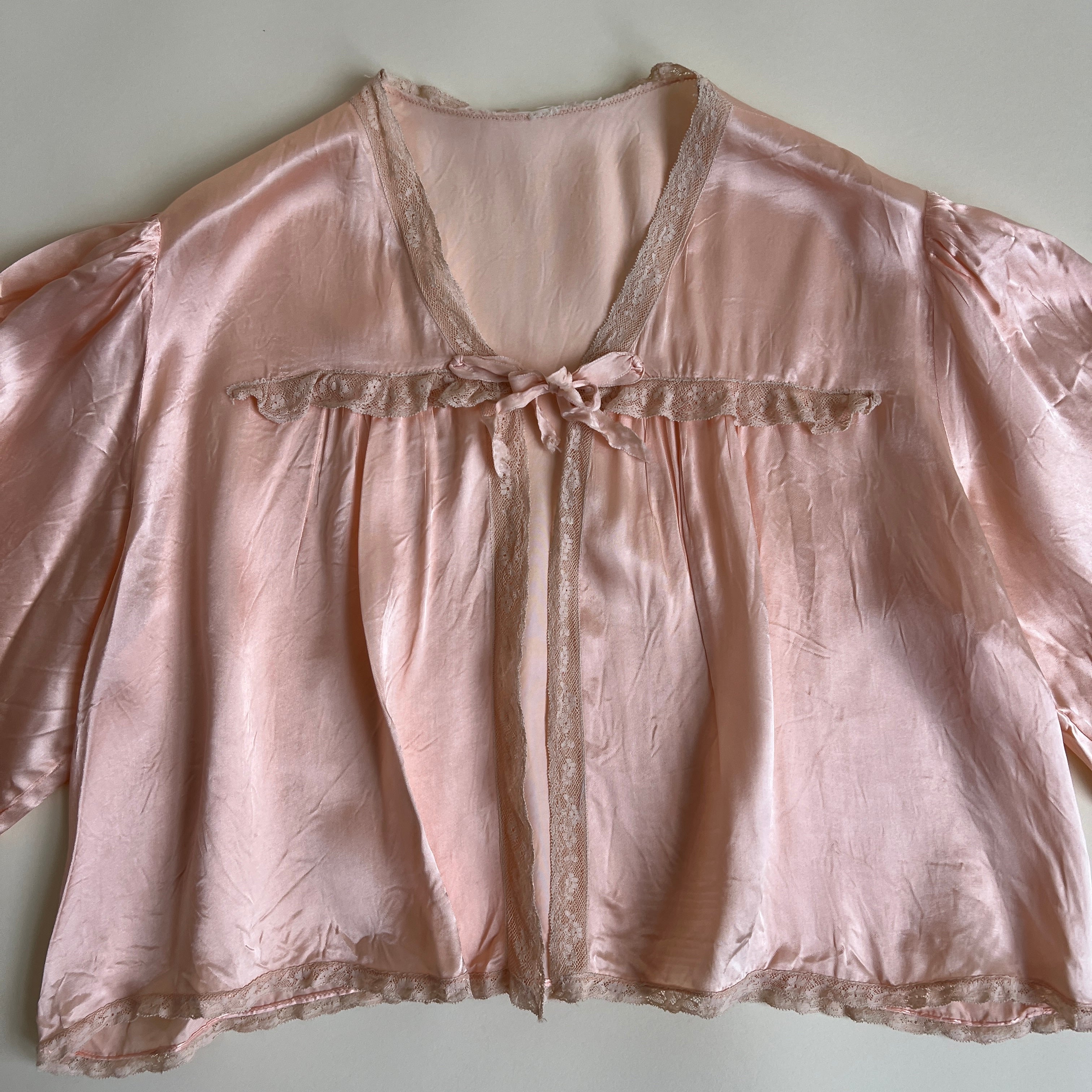 Vintage 50s baby pink satin + lace bed jacket