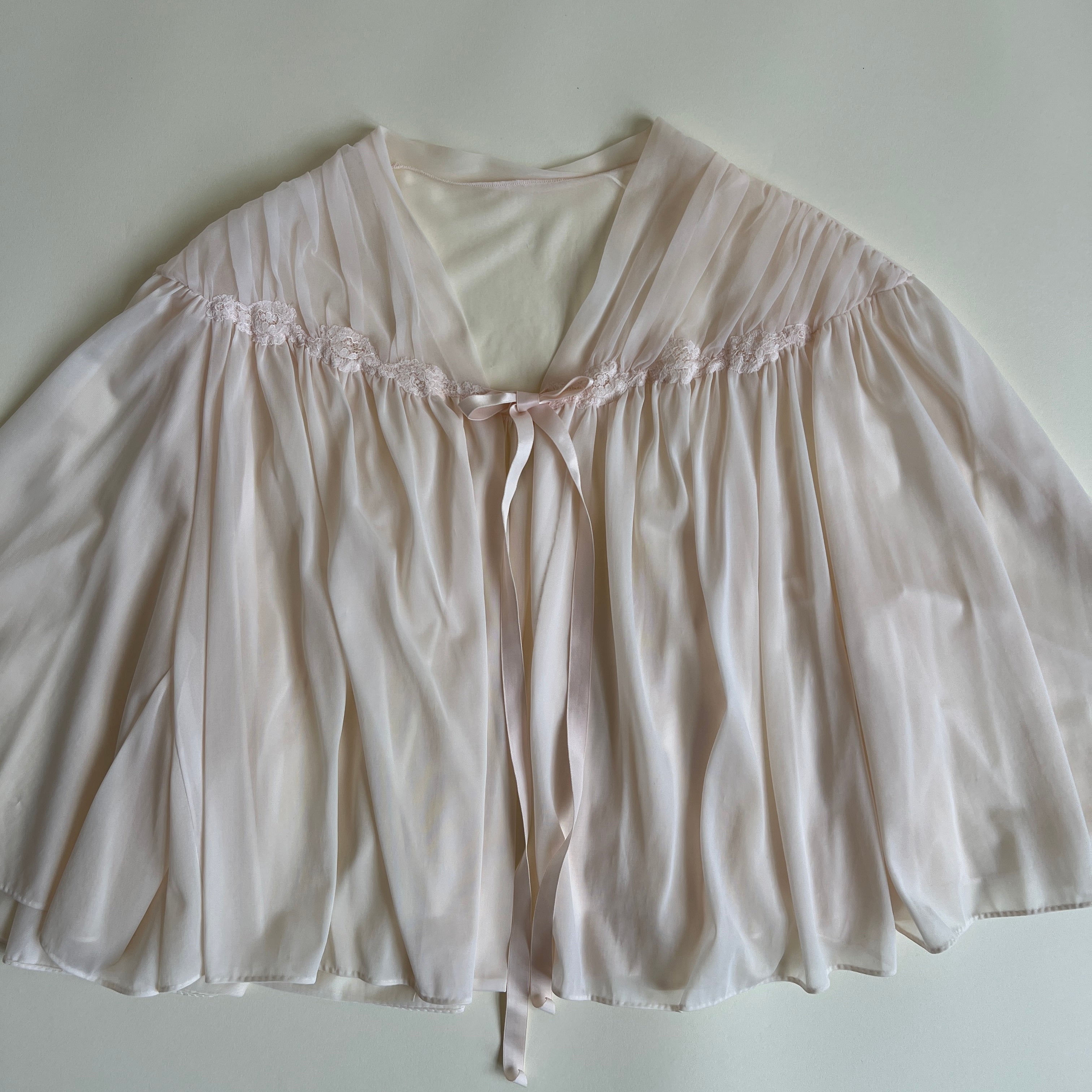 Vintage 50s baby pink pleated bed jacket