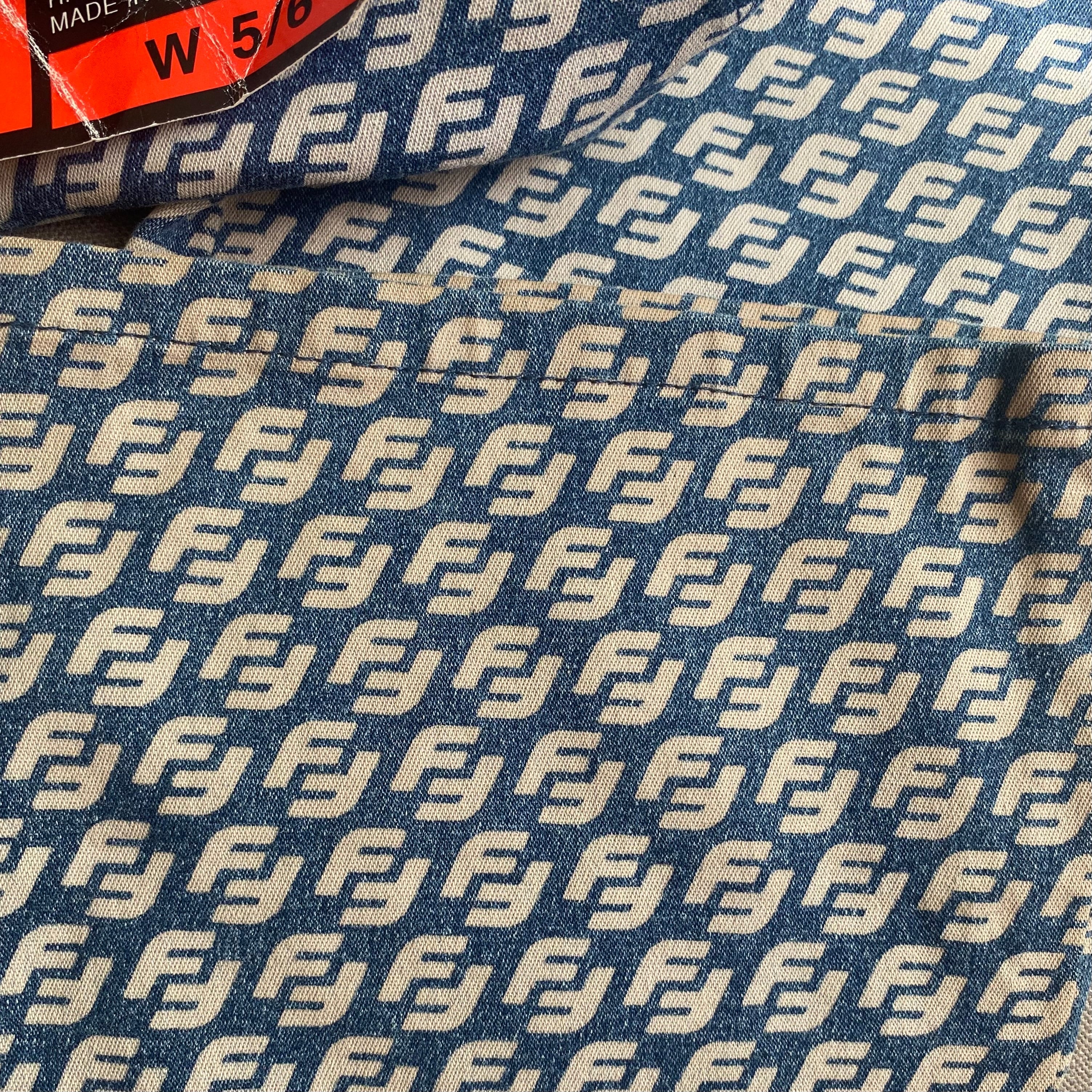 2000’s Dead-stock all over print Fubu jeans - medium